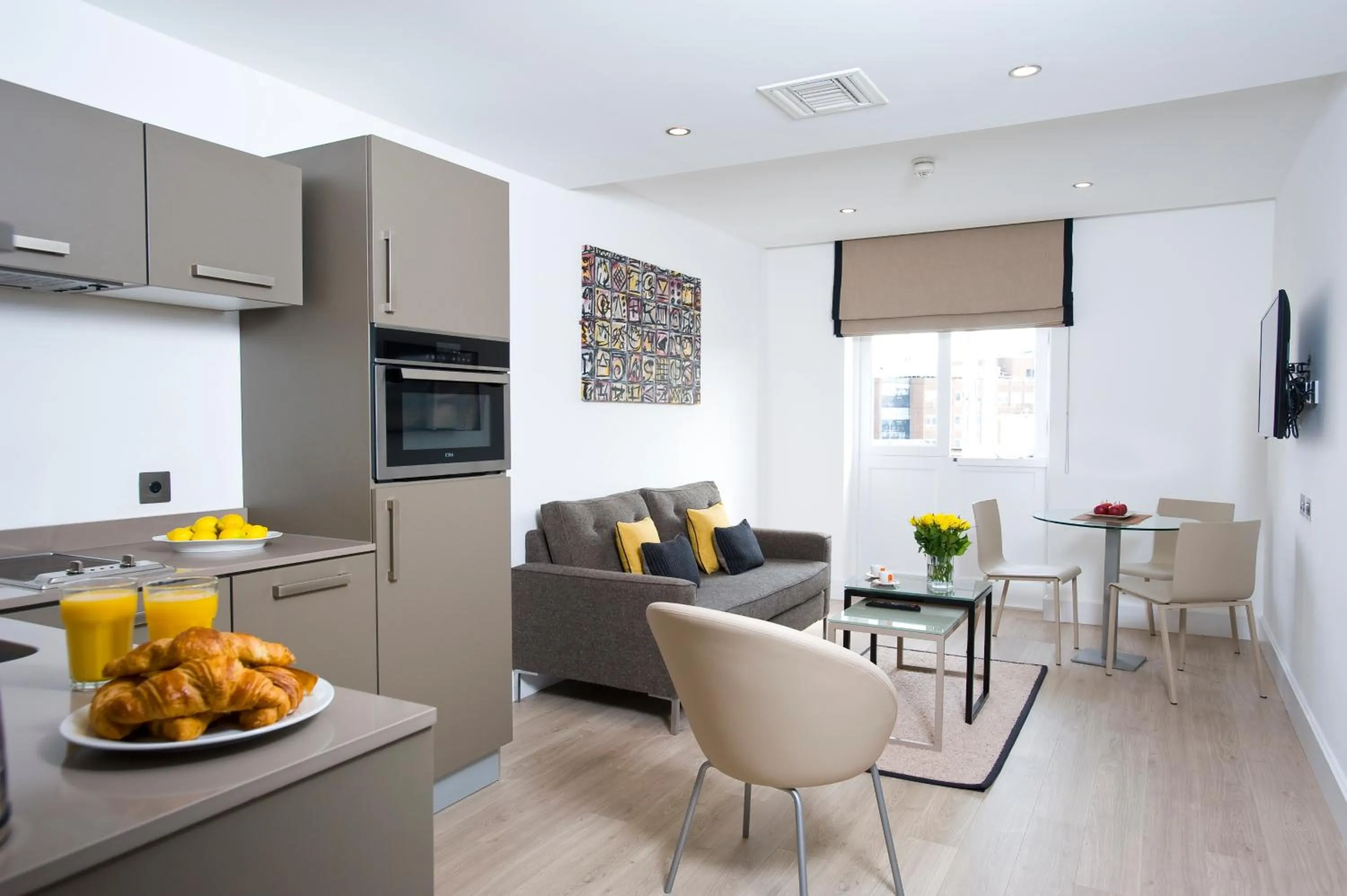 Kitchen or kitchenette in The Rosebery by Supercity Aparthotels