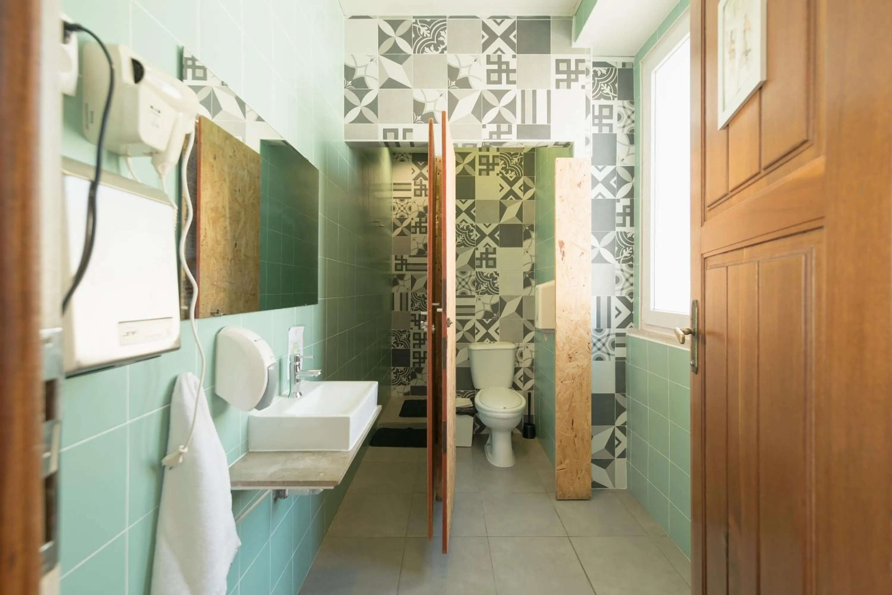 Toilet in Sunset Destination Hostel