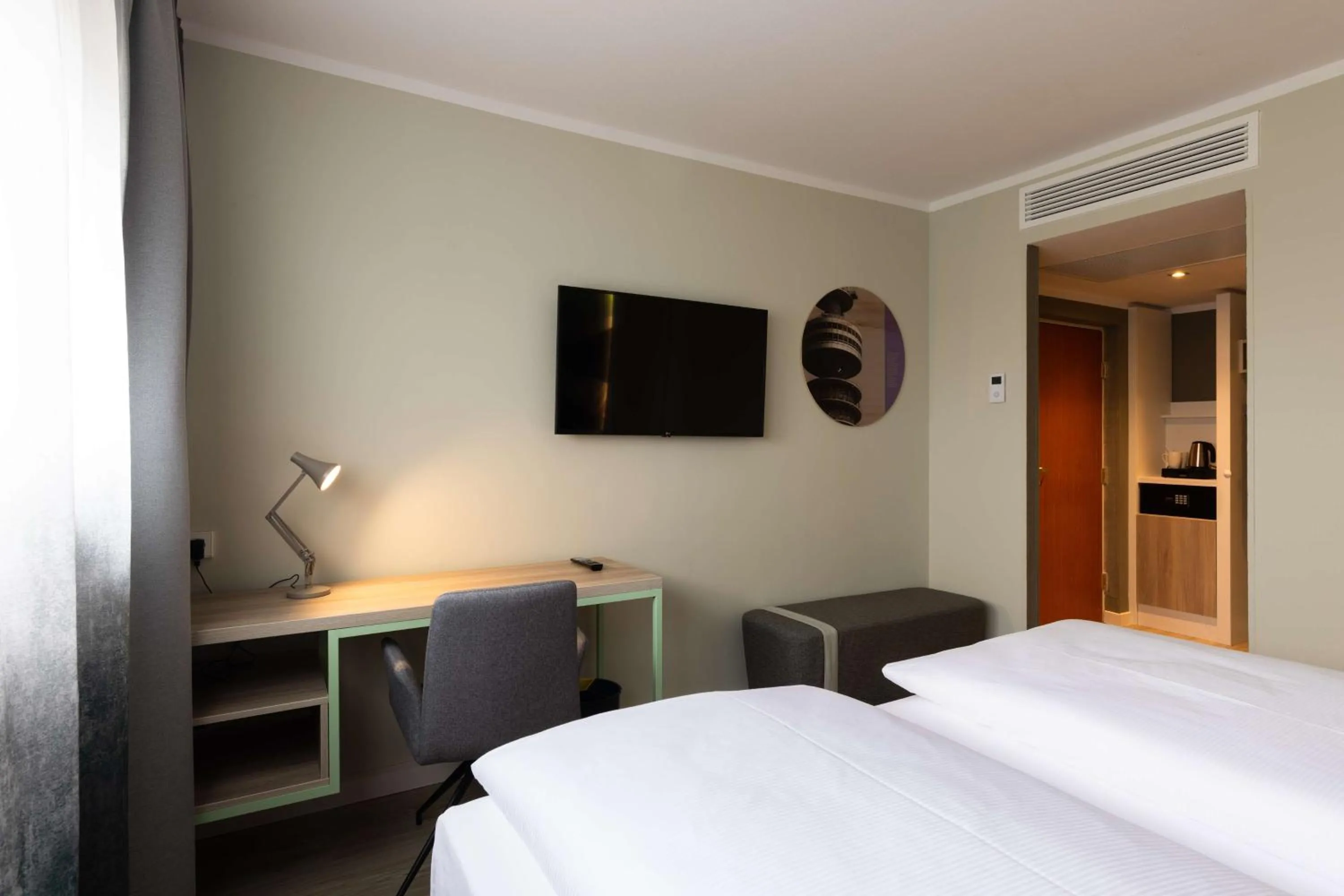 Bedroom, Bed in The Rilano Hotel München