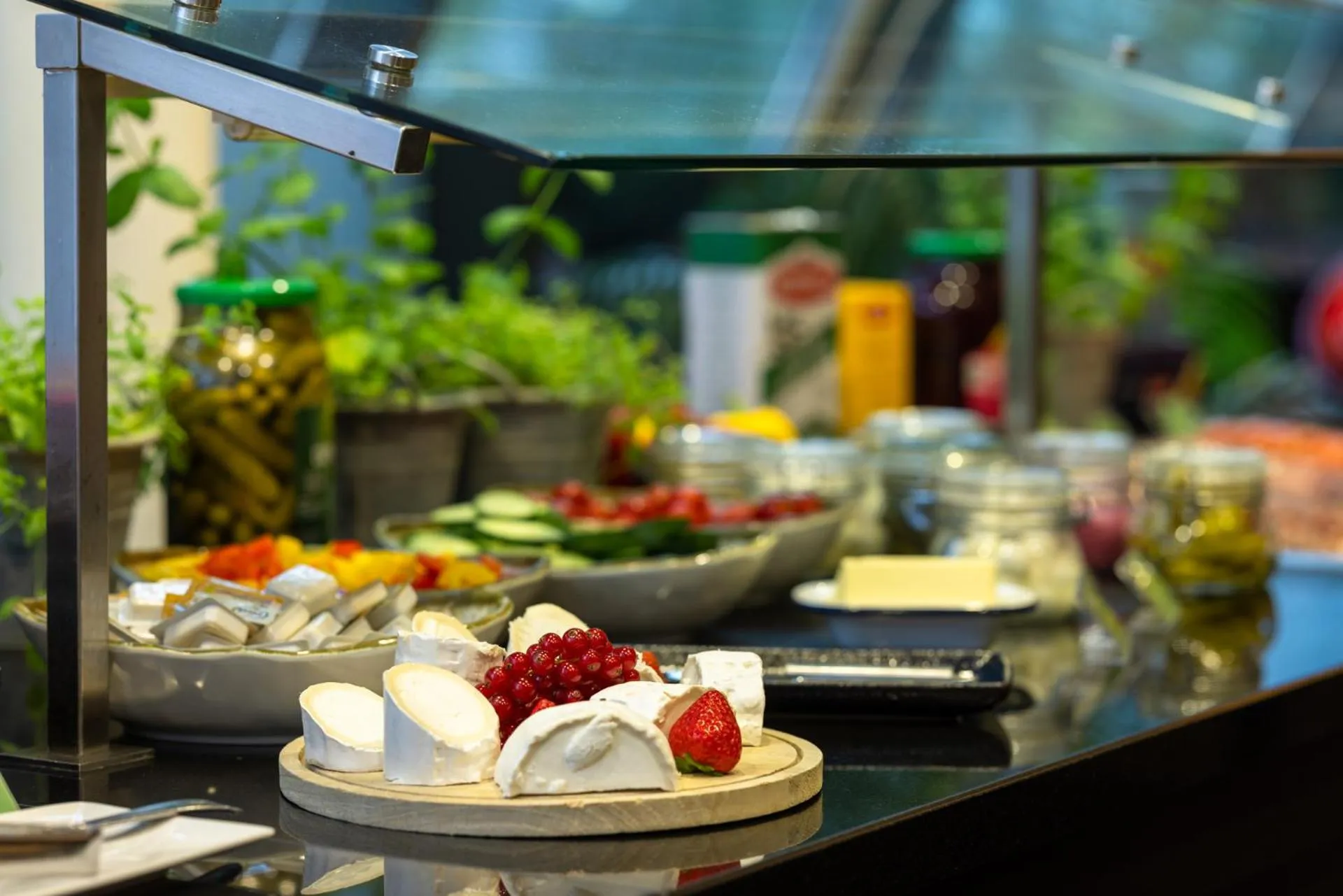 Breakfast in The Rilano Hotel München