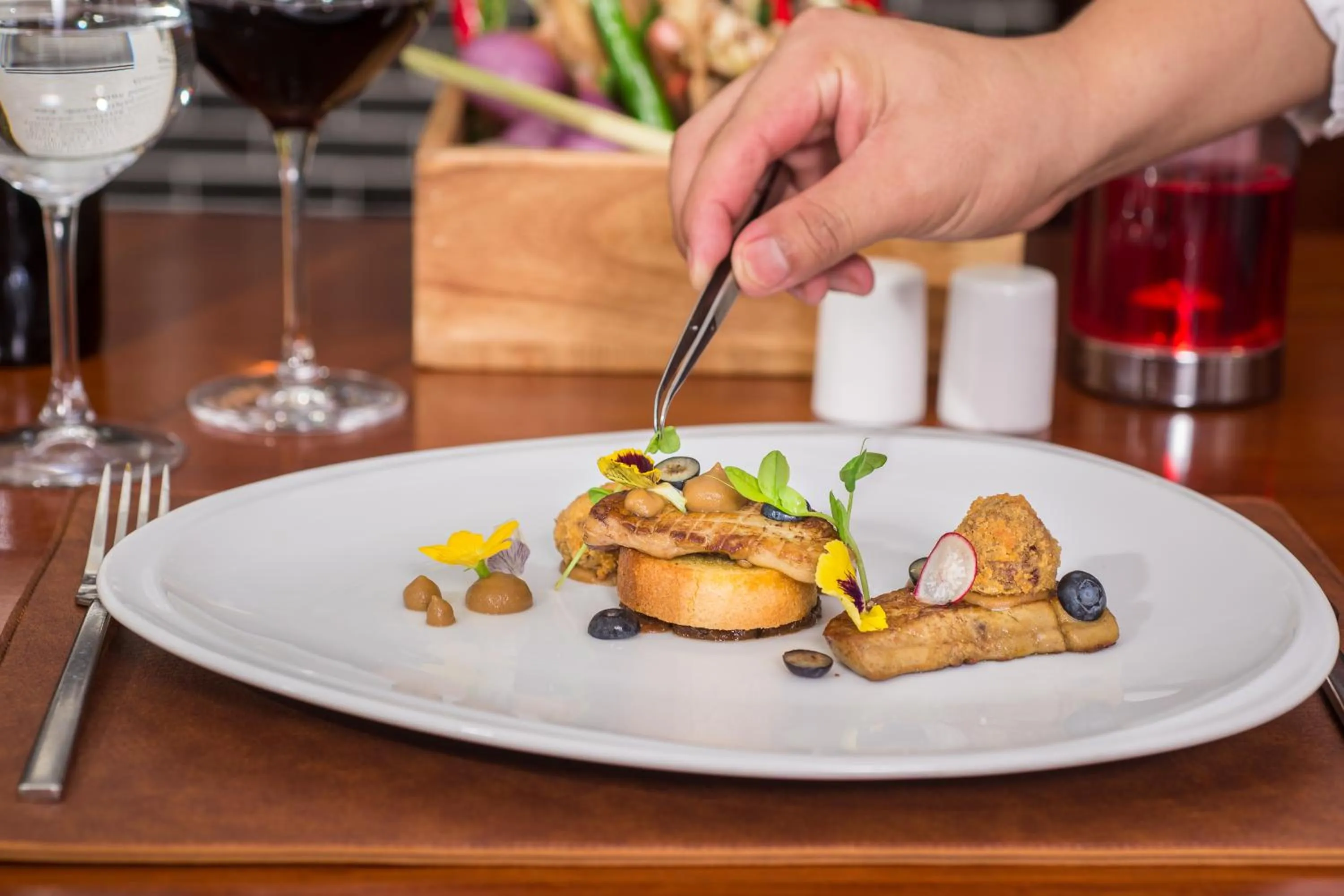 Food and drinks in Lotus Blanc Resort