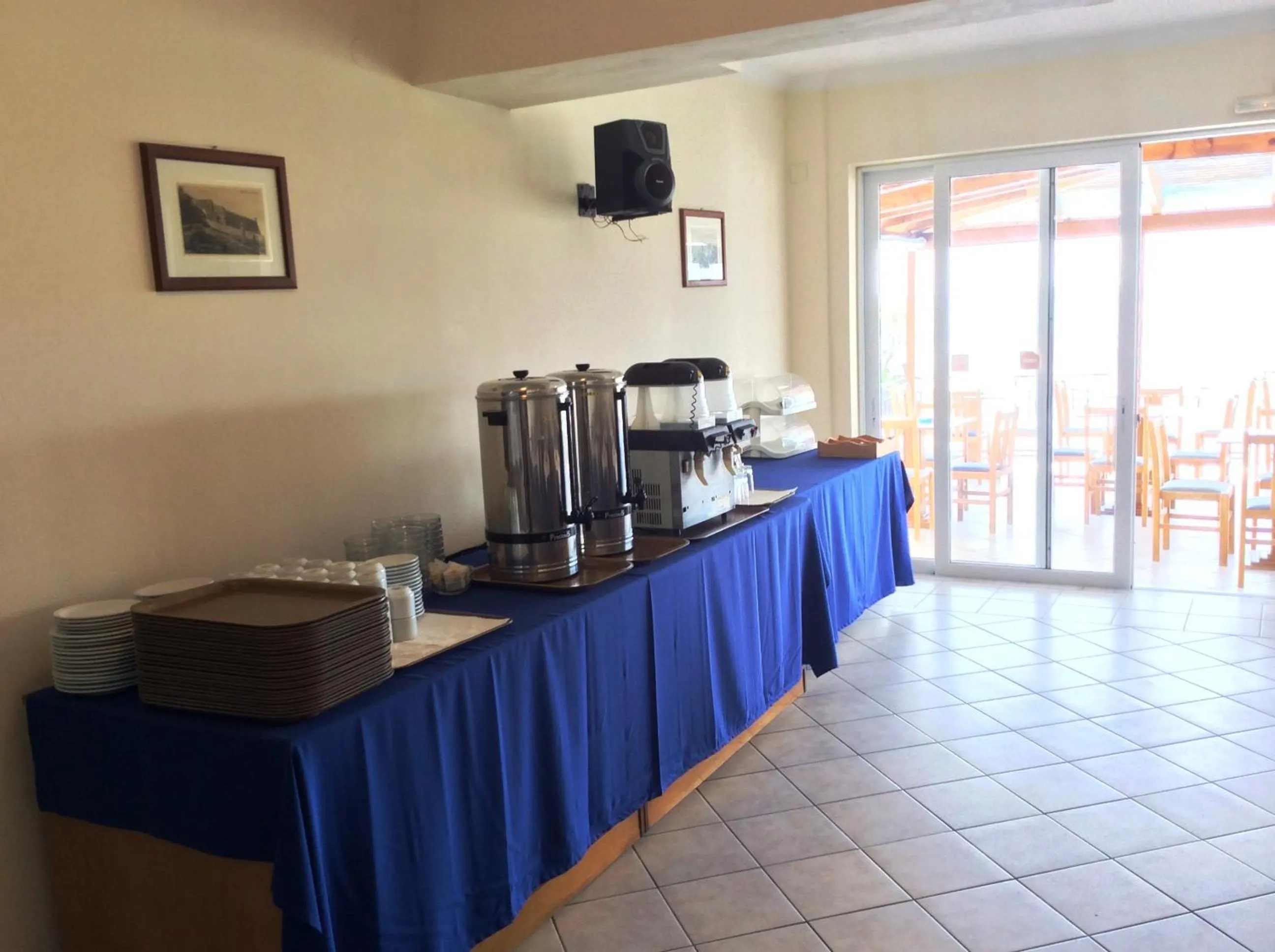 Restaurant/places to eat in Andreolas Beach Hotel