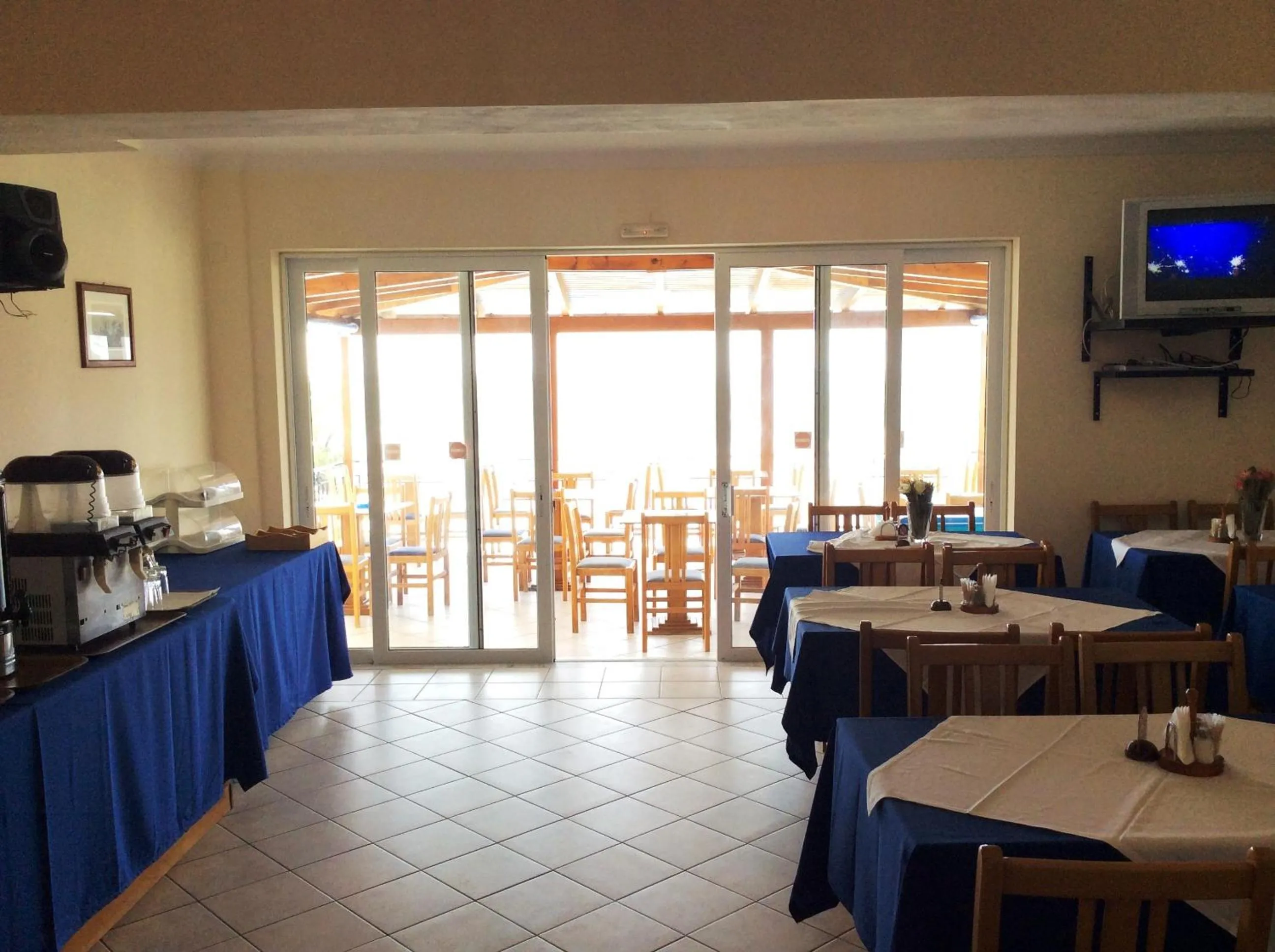 Restaurant/places to eat in Andreolas Beach Hotel