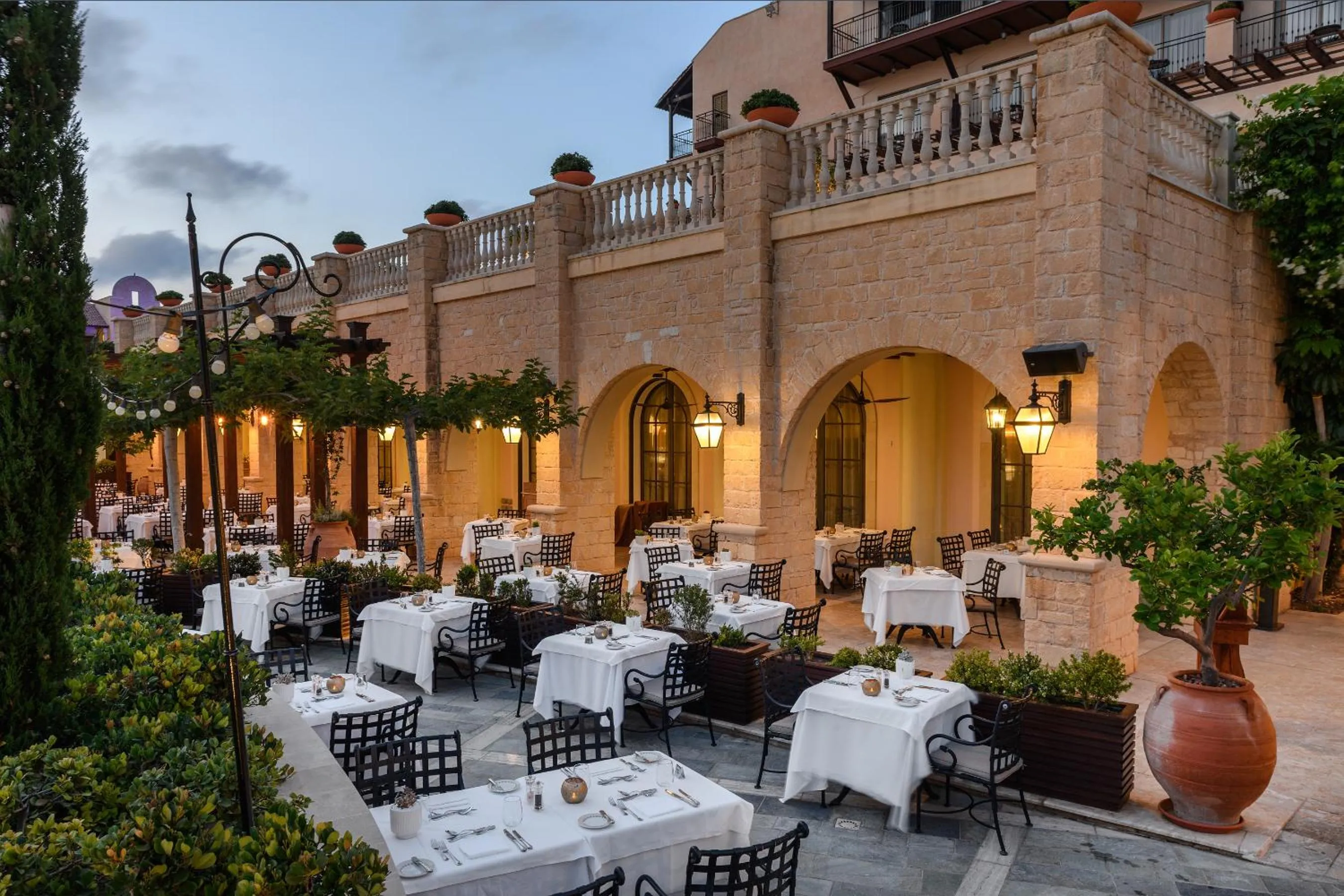 Restaurant/places to eat in Elysium