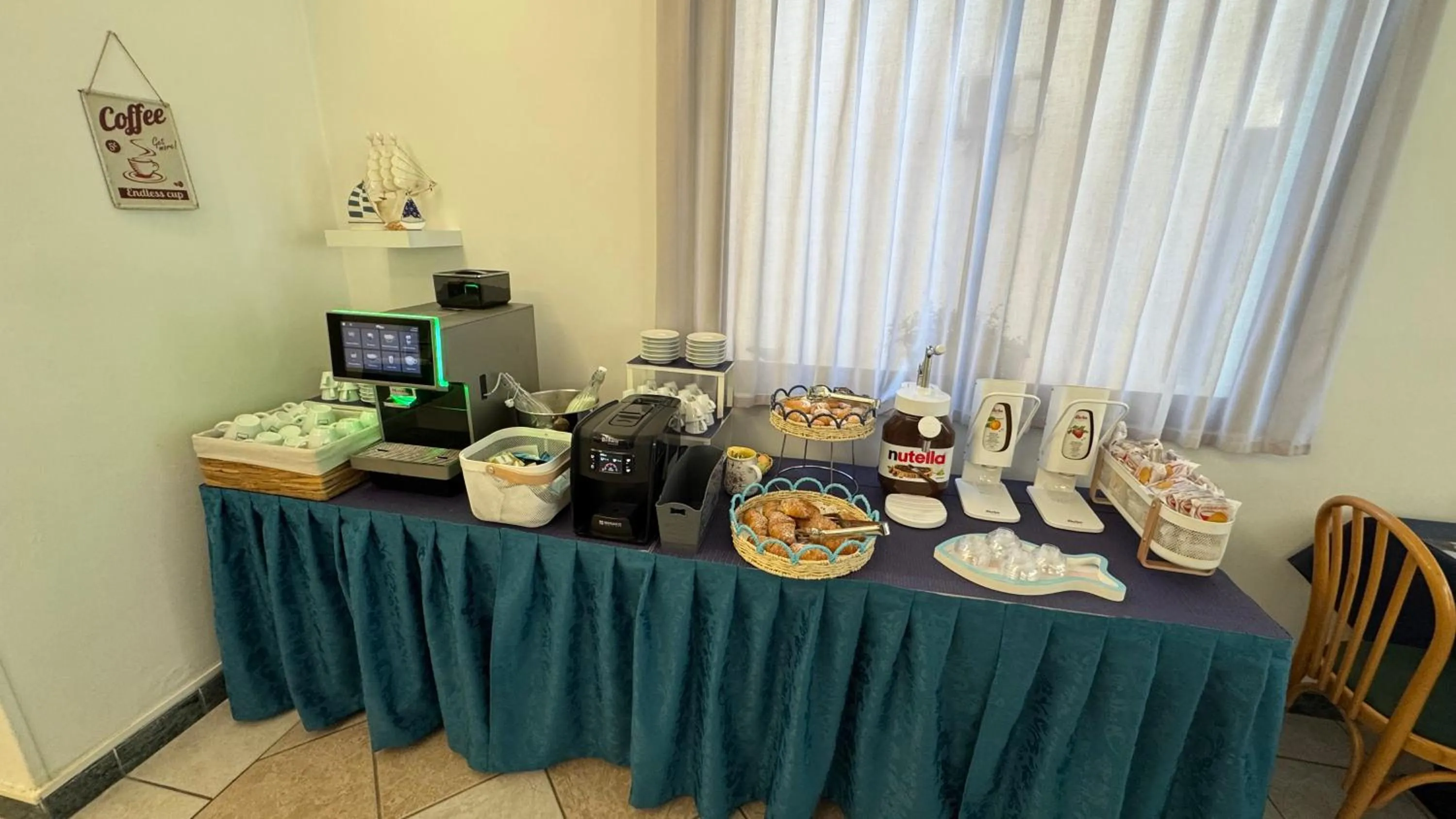 Breakfast in Hotel Oltremar B&B