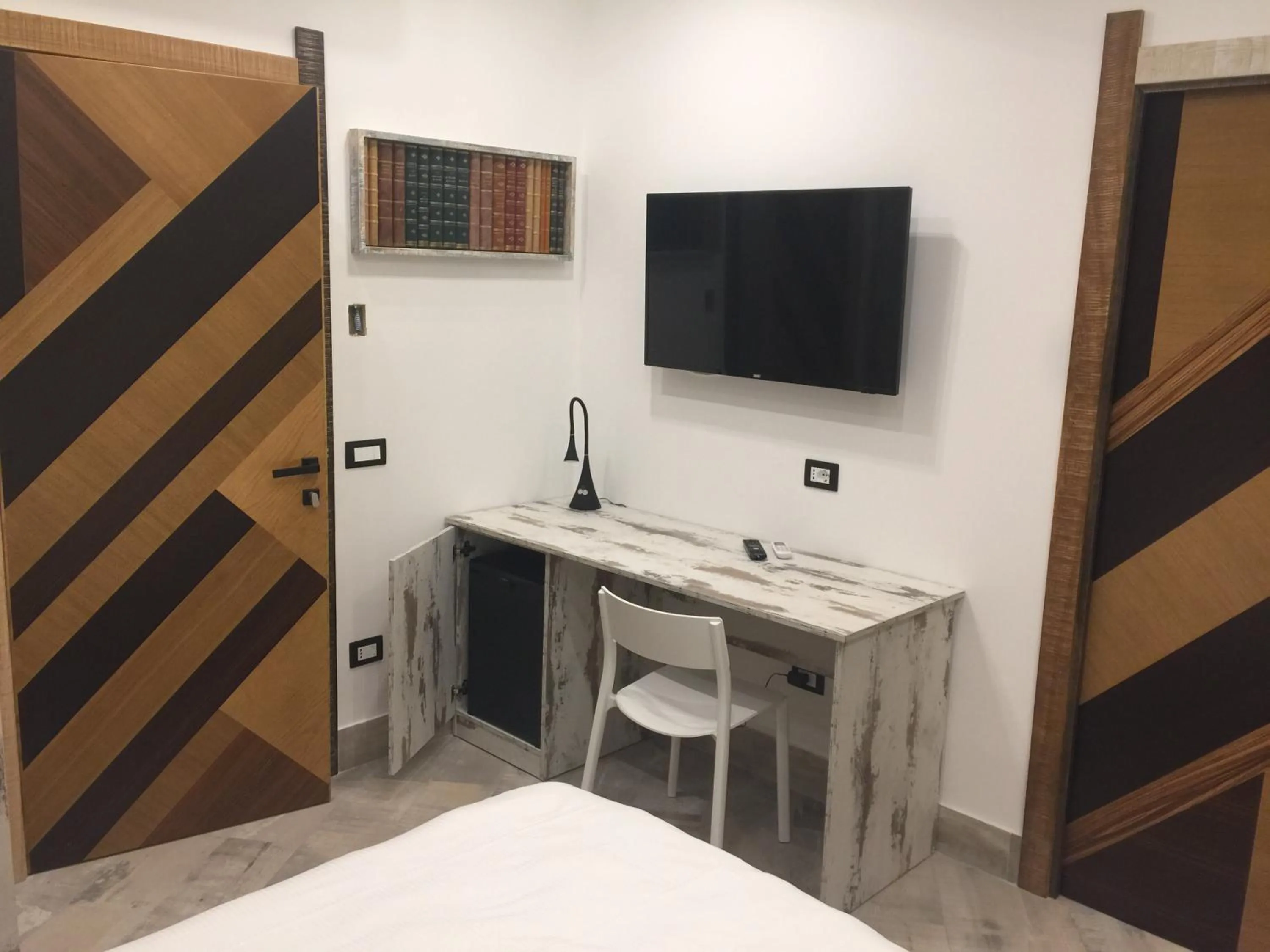 TV and multimedia, TV/Entertainment Center in DOMUS VESUVIO