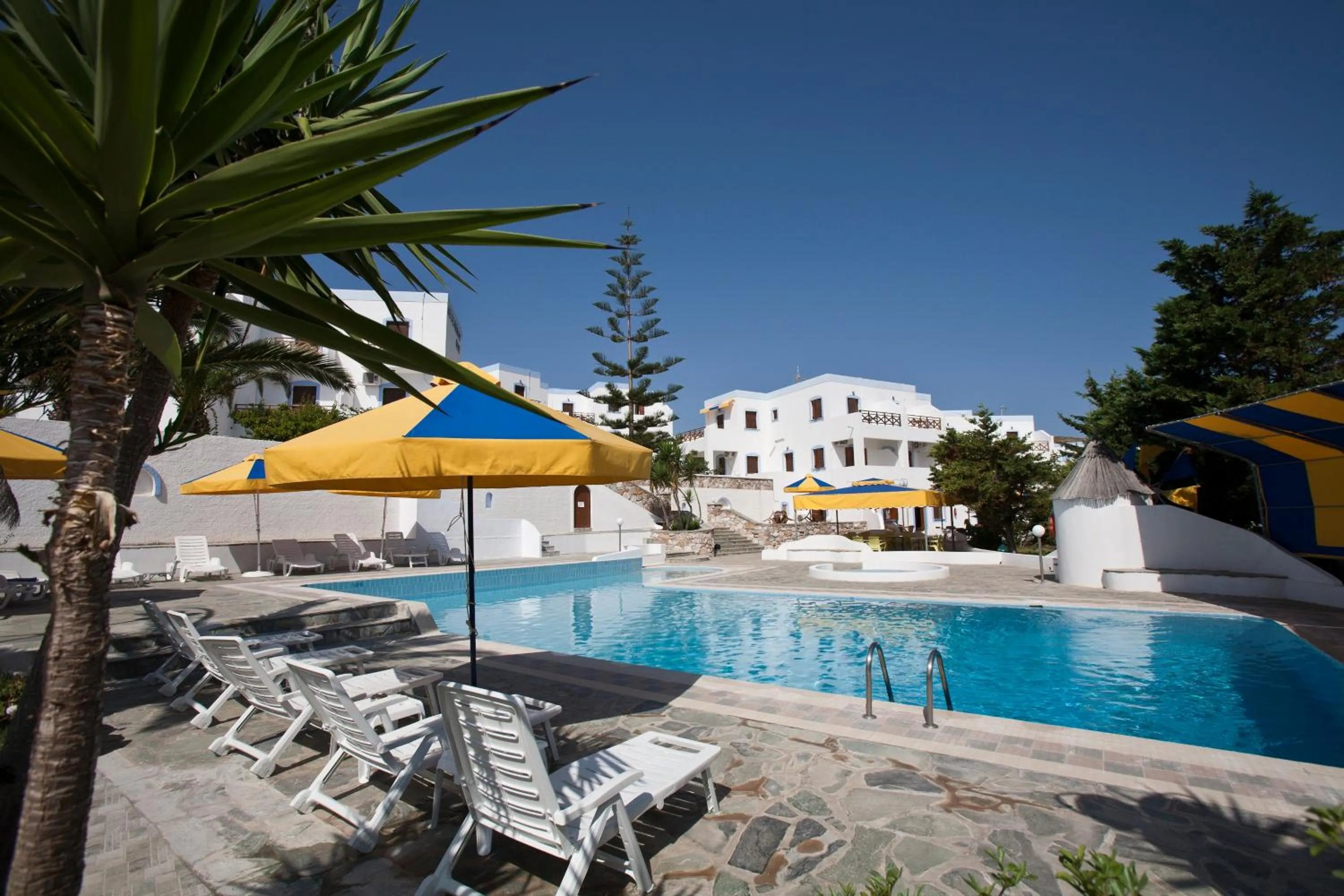 Property building in Azolimnos Bay