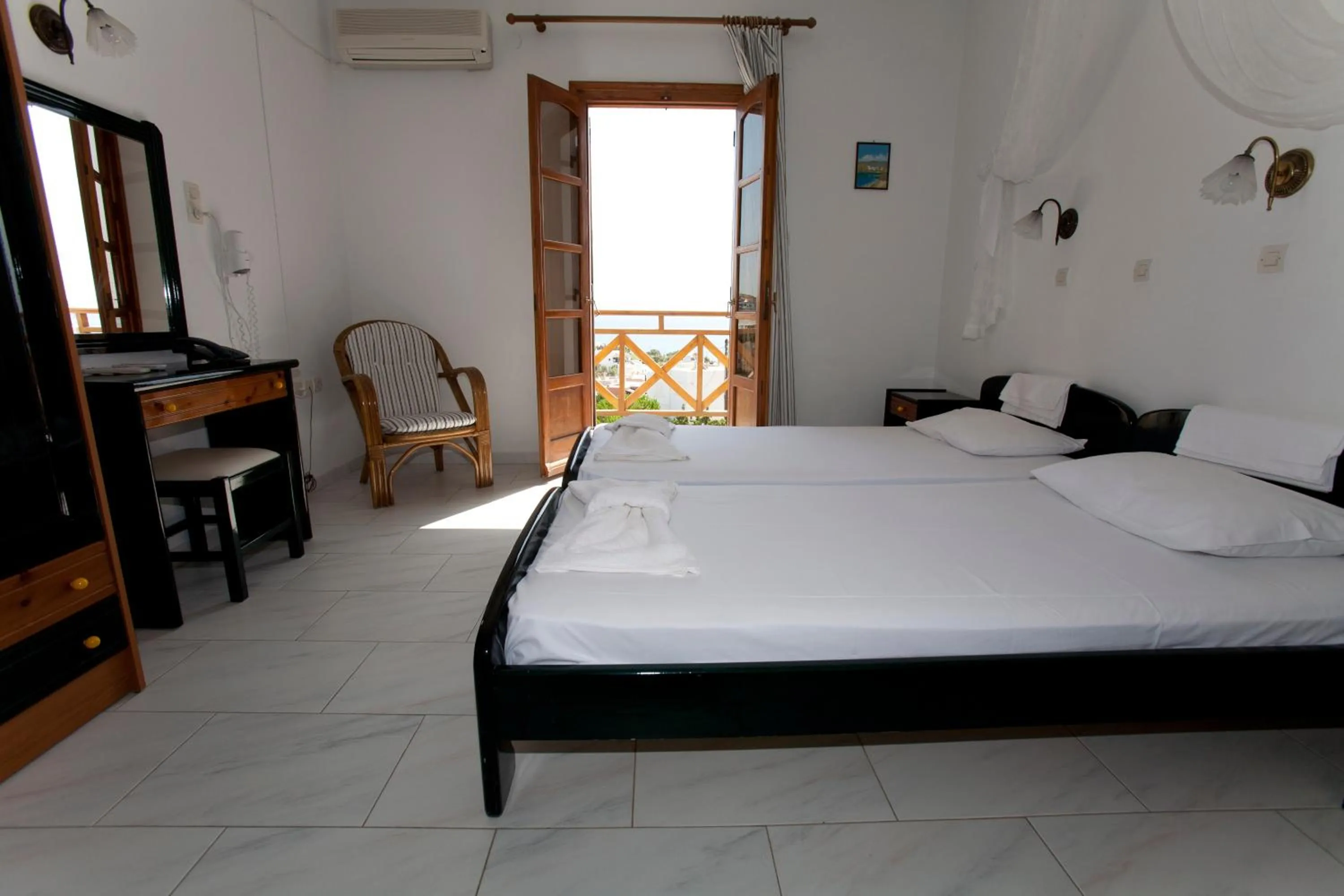 Day, Bed in Azolimnos Bay