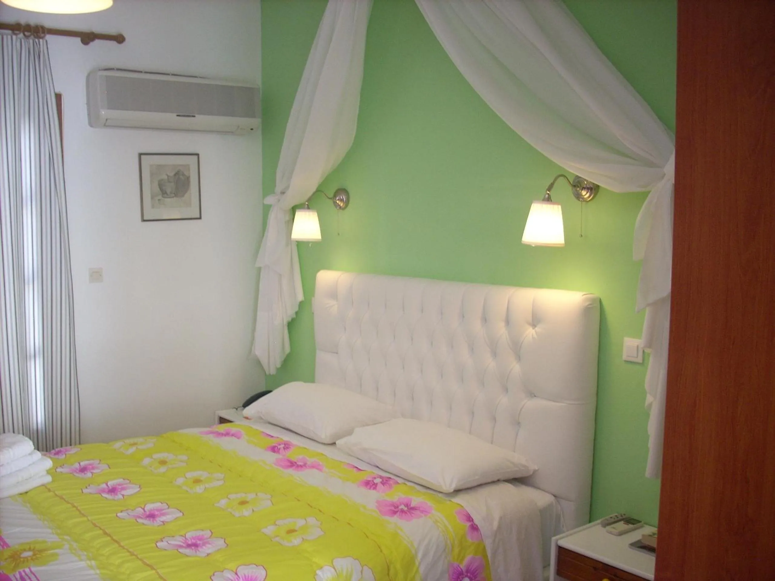 Bed in Azolimnos Bay