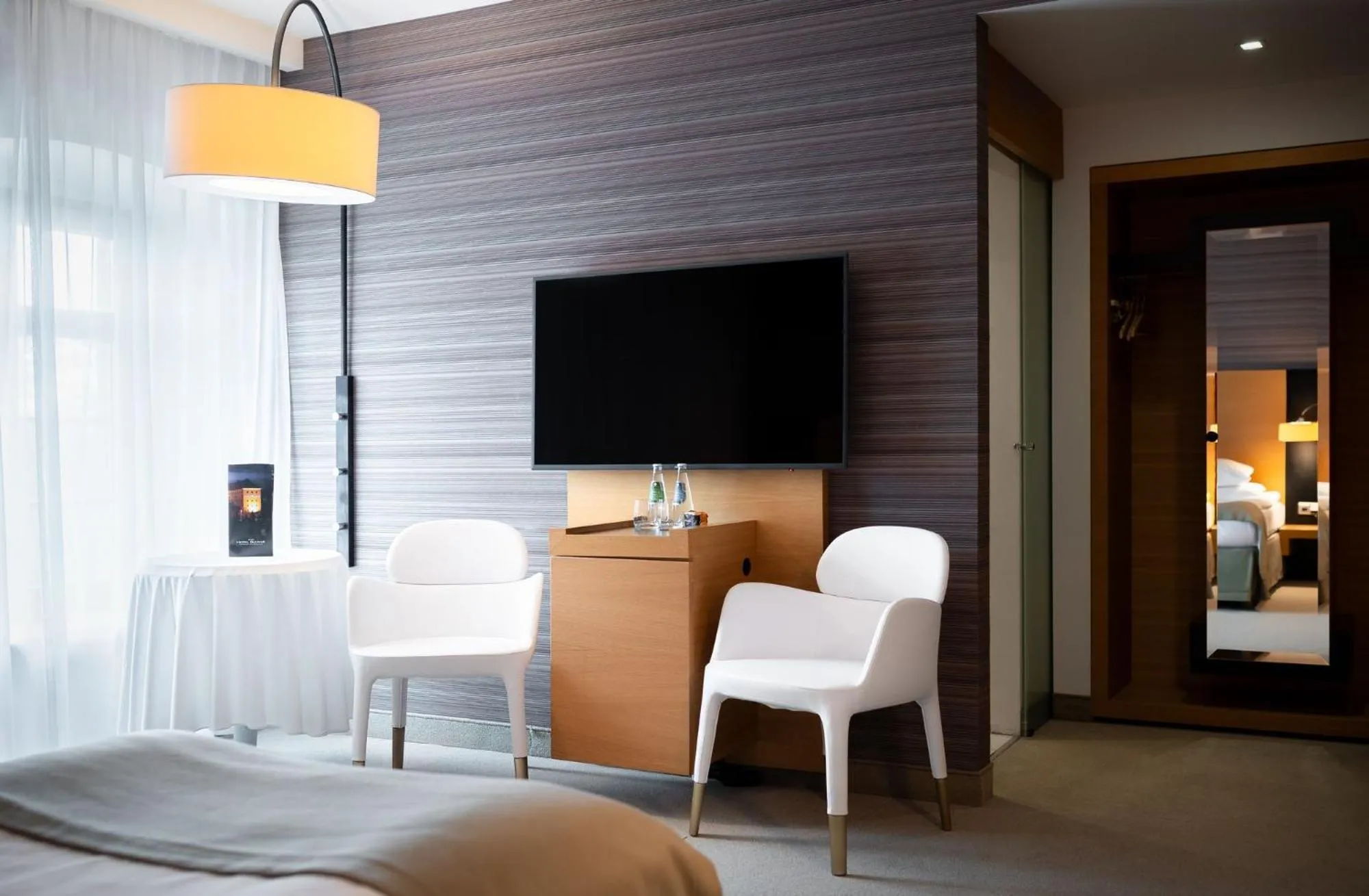 TV and multimedia, Bed in Hotel Bulwar