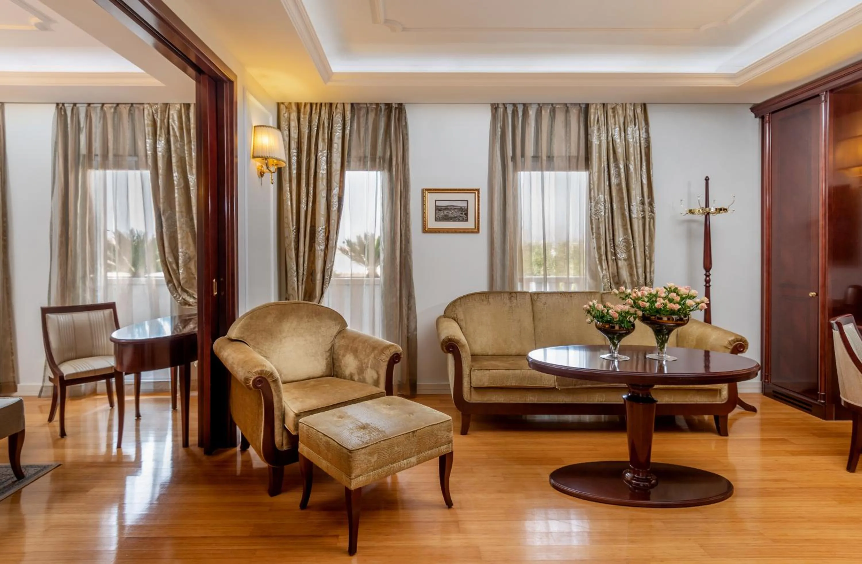 Bedroom in Hotel President Solin