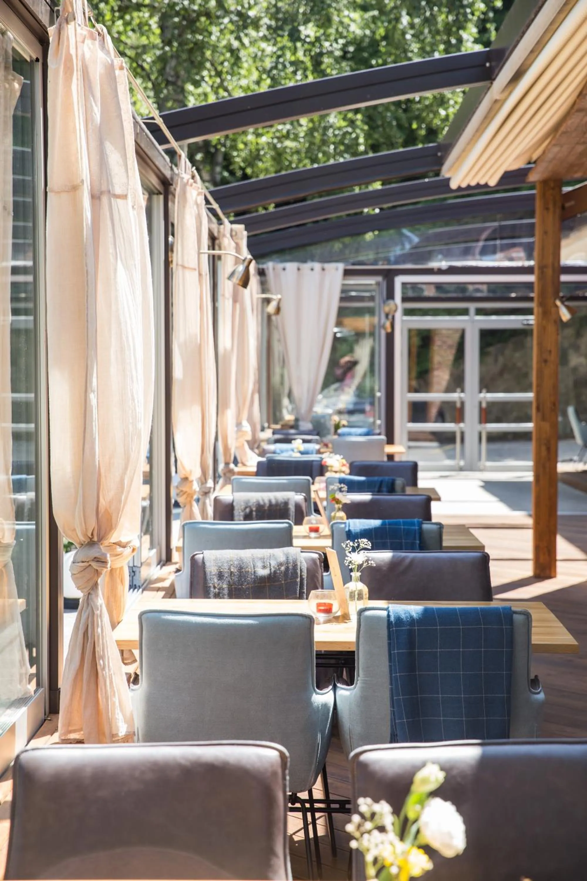 Restaurant/places to eat in Family Hotel Saint George