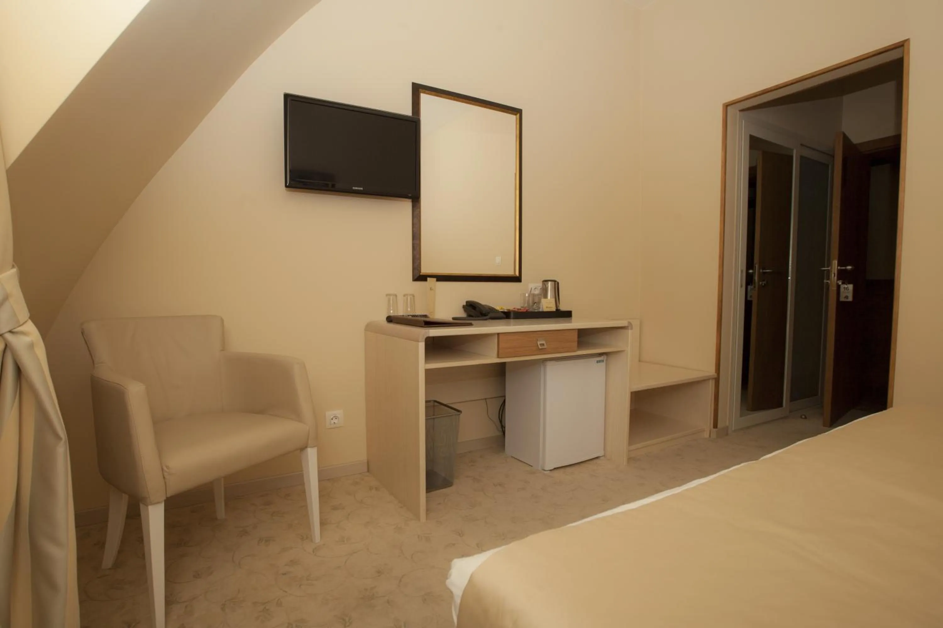 TV and multimedia, Bed in Family Hotel Saint George