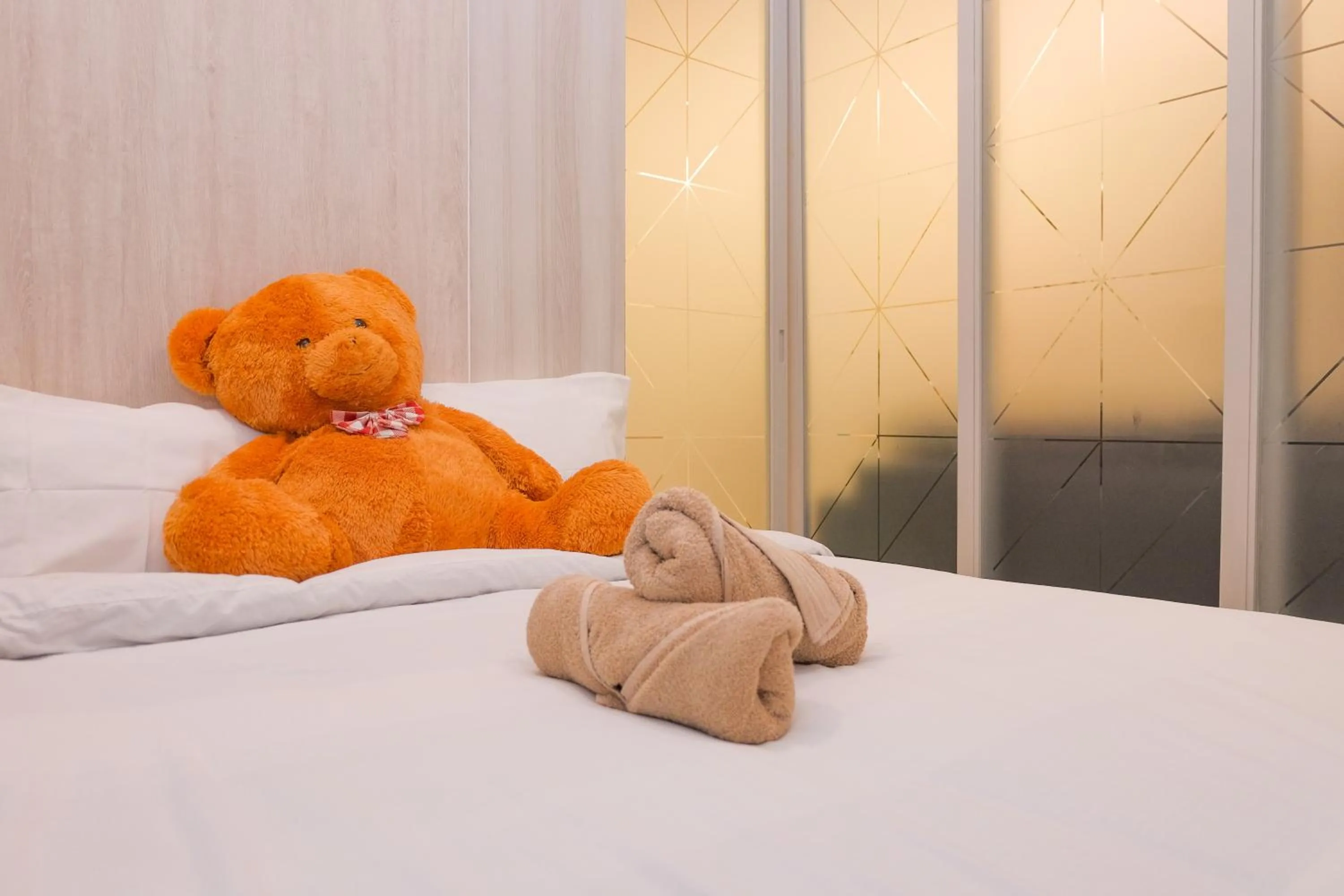 Bed in The Robertson Bukit Bintang by Wowhome