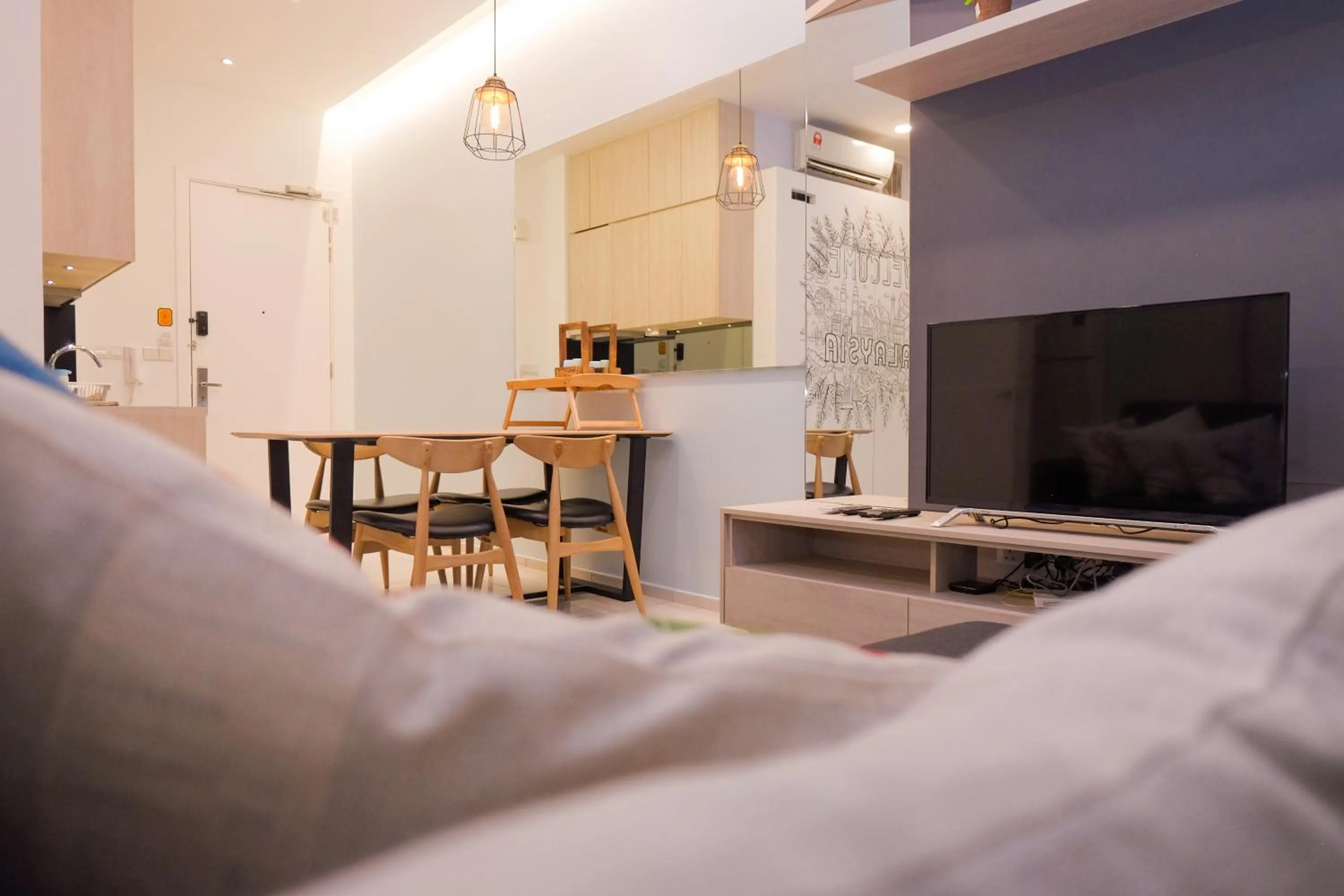 Living room in The Robertson Bukit Bintang by Wowhome