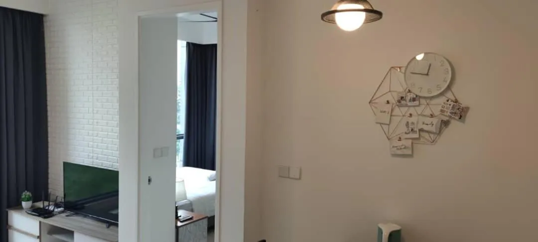 TV and multimedia in The Robertson Bukit Bintang by Wowhome