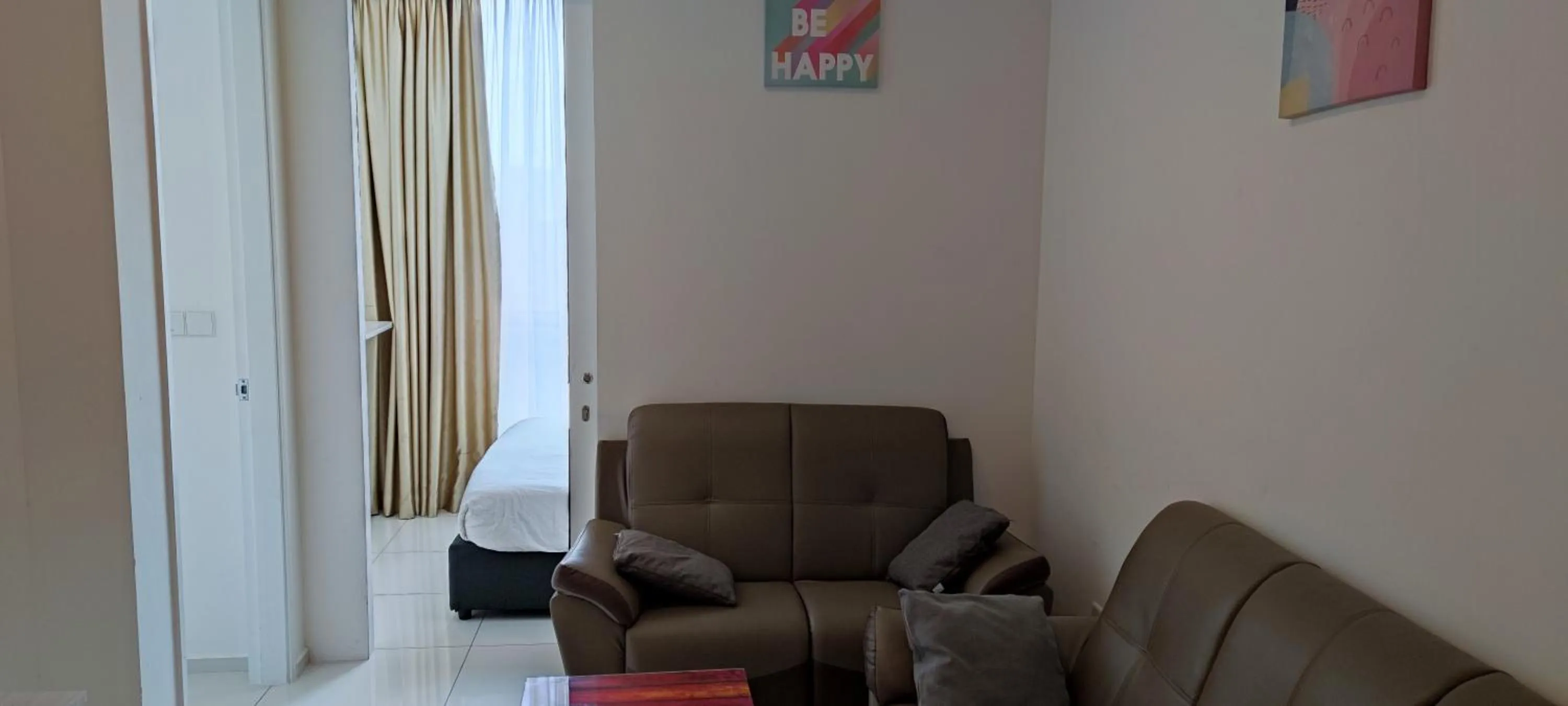 Living room in The Robertson Bukit Bintang by Wowhome