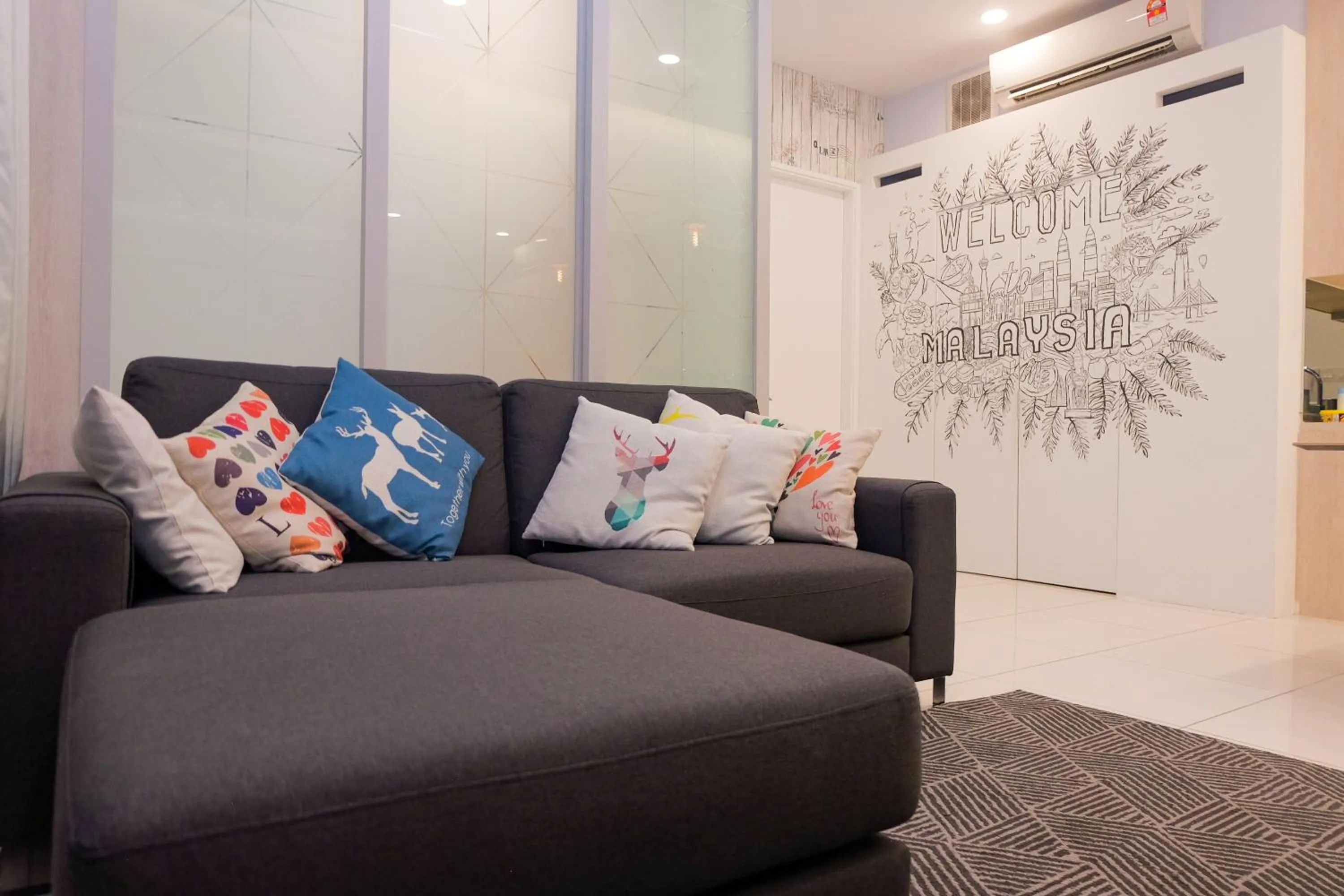 Seating area in The Robertson Bukit Bintang by Wowhome