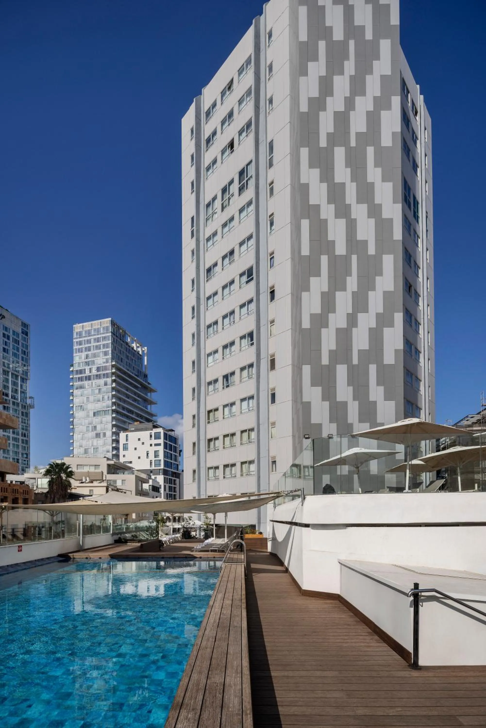 Property building in Metropolitan Hotel