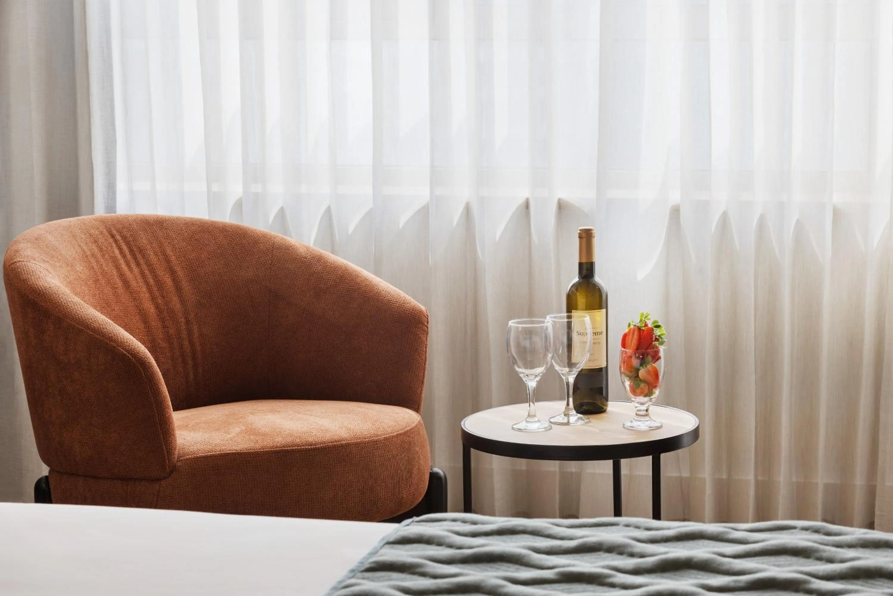 Seating area in Metropolitan Hotel