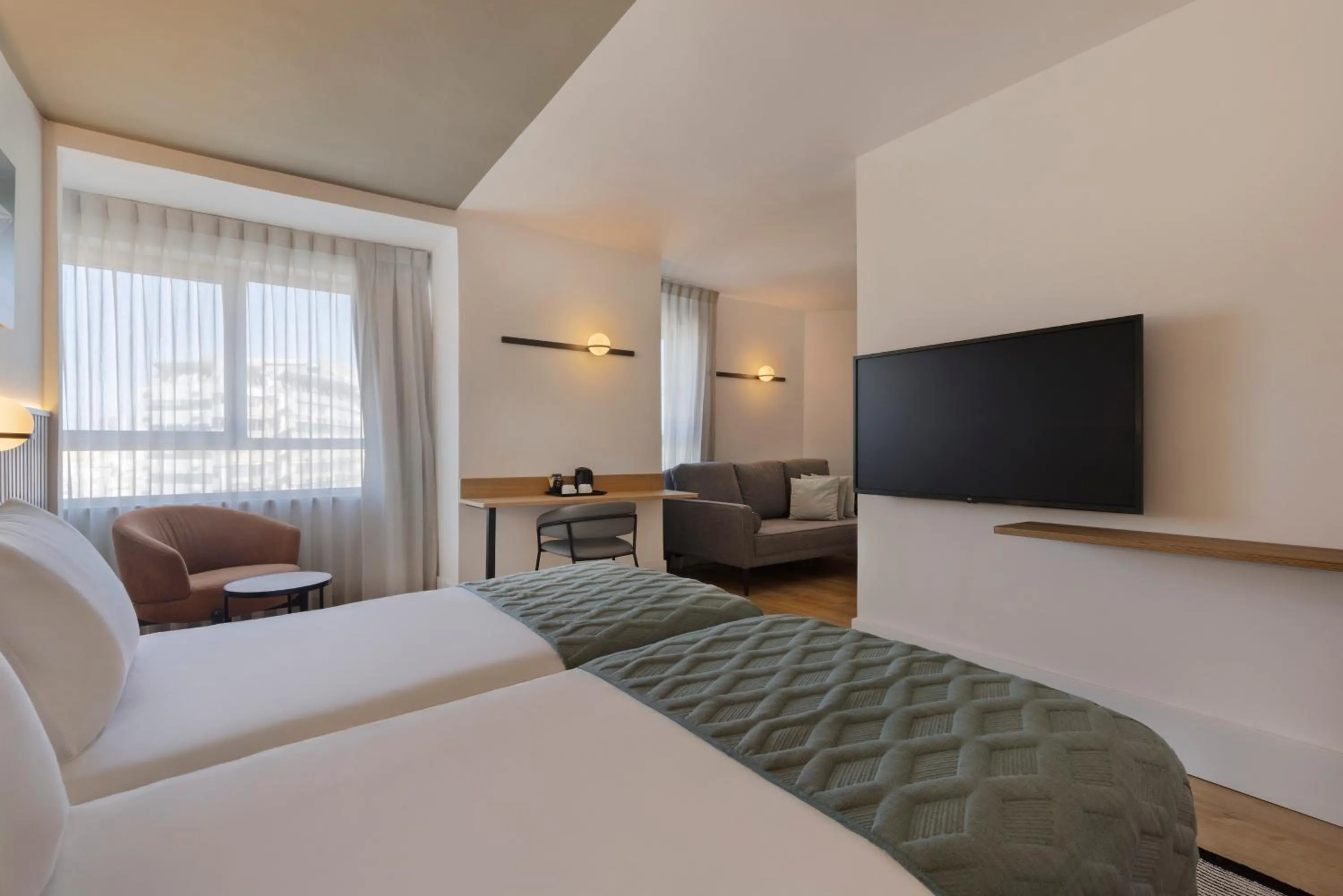 Bed in Metropolitan Hotel