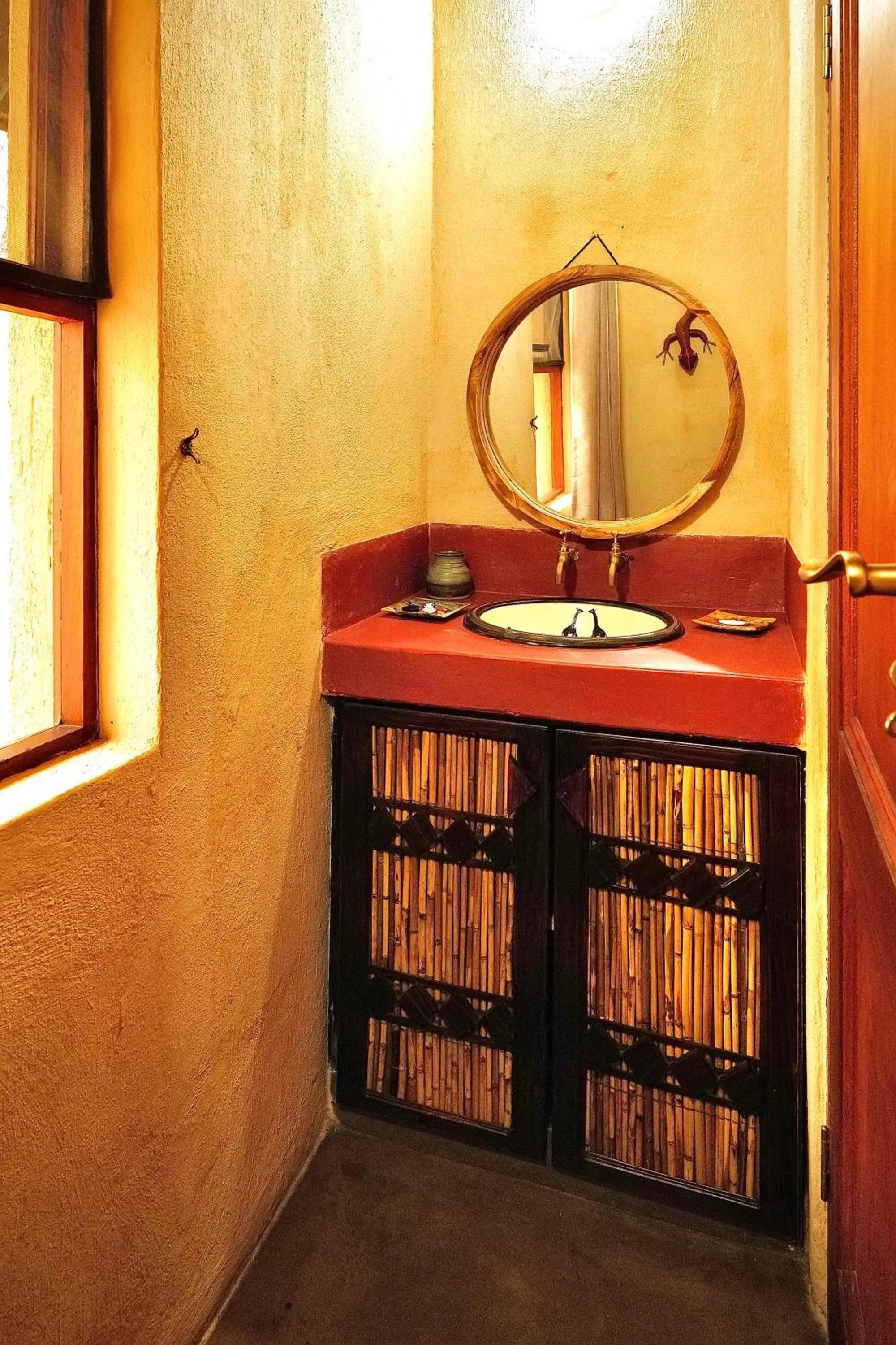 Bathroom in Hyenas Call