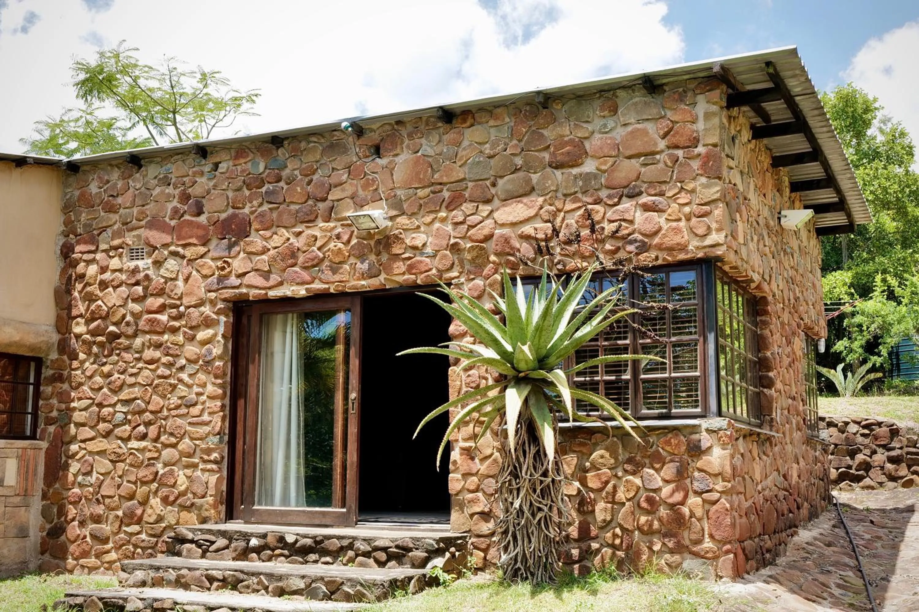 Property building in Leopards Ledge