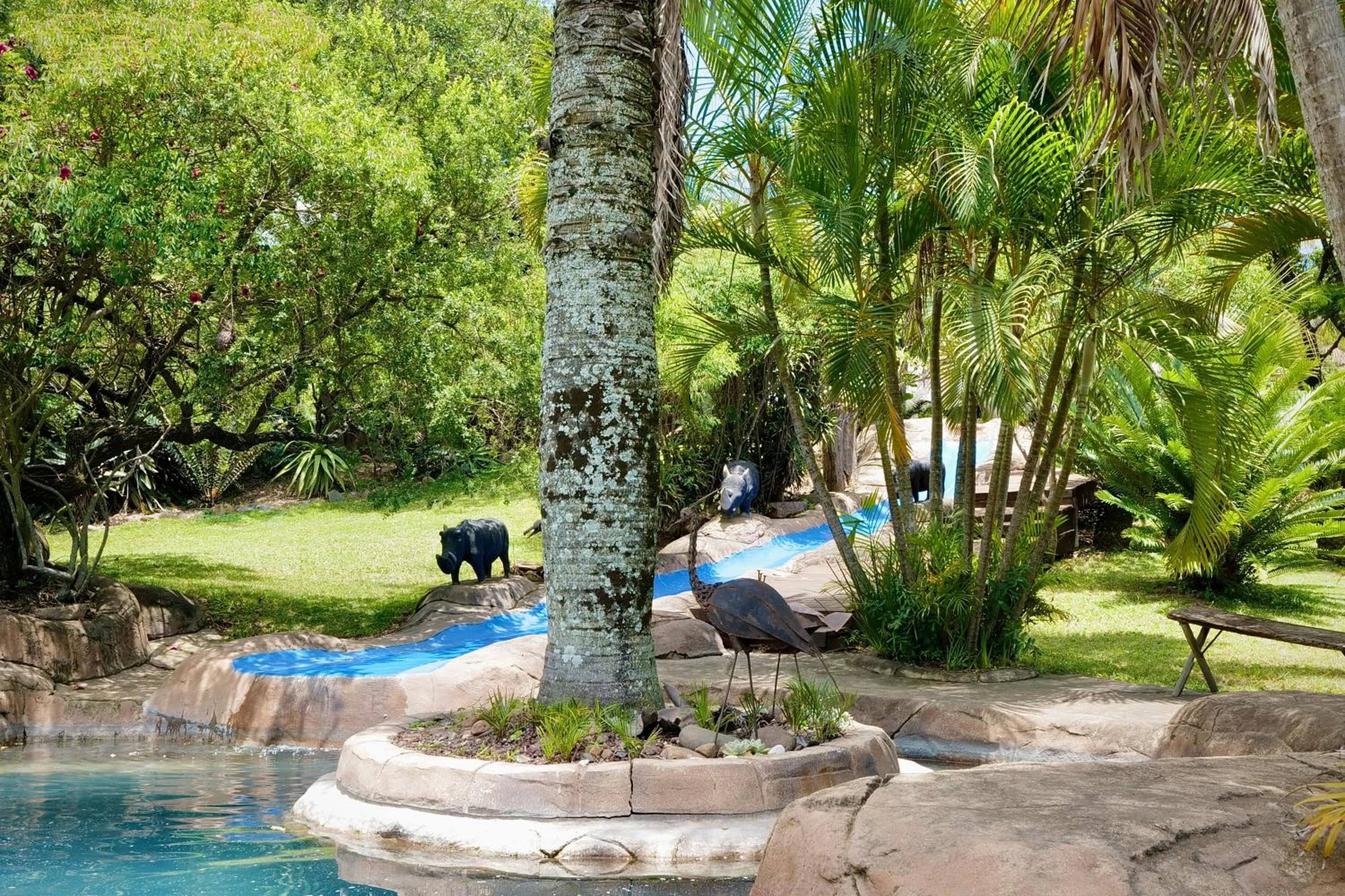 Swimming pool in Leopards Ledge
