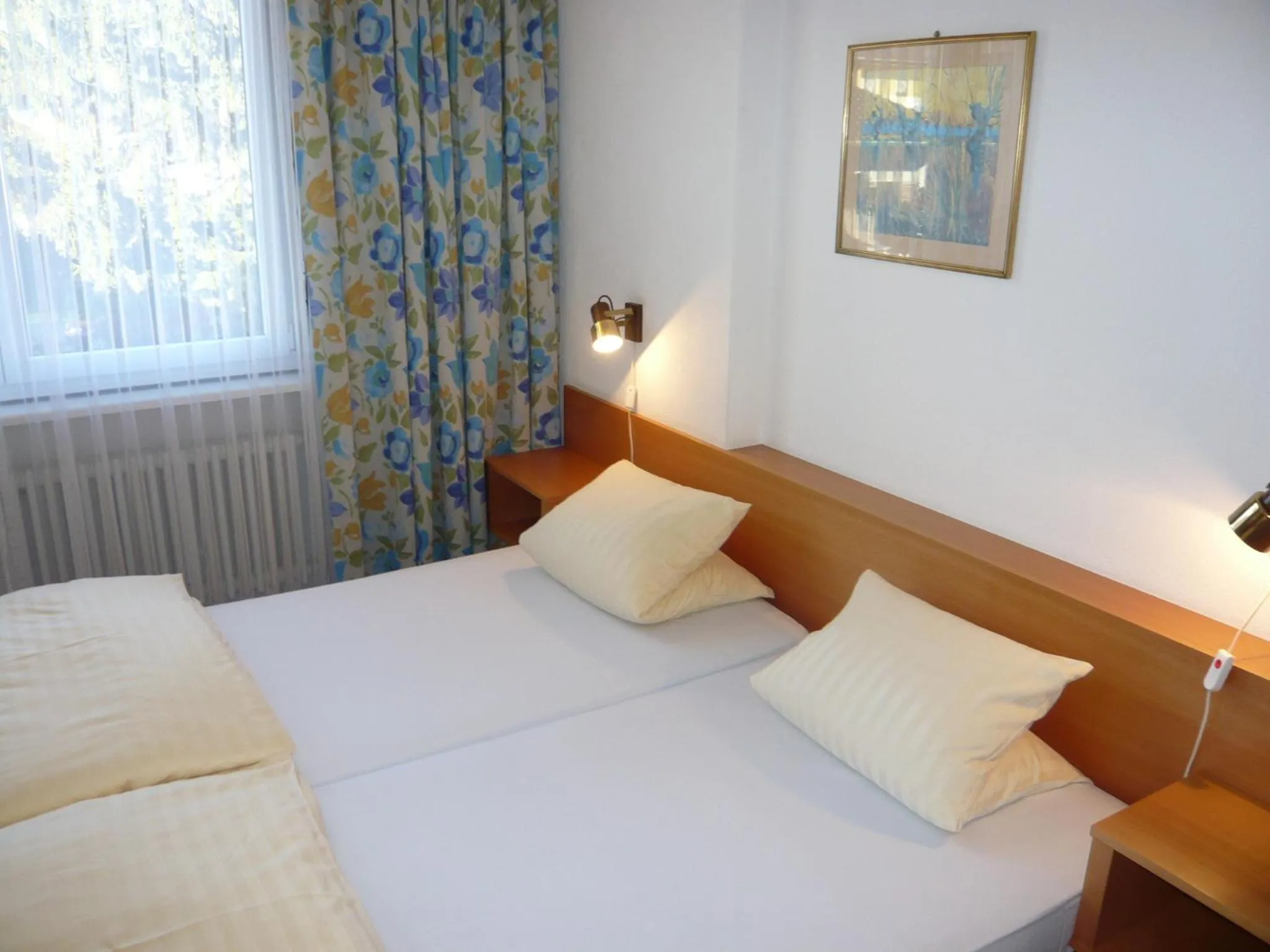 Bedroom, Bed in Villa Siesta, Park & Pool Living