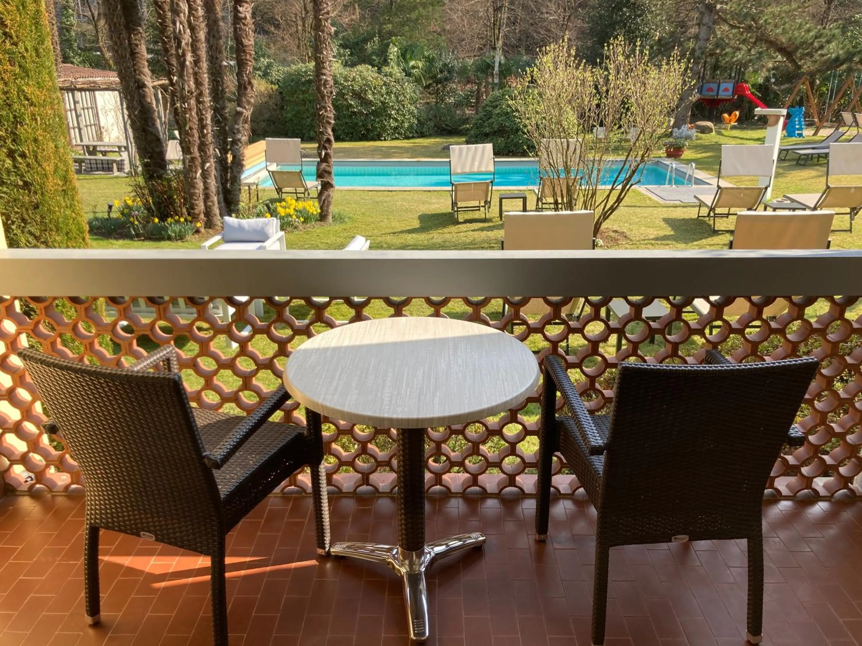 Garden view in Villa Siesta, Park & Pool Living