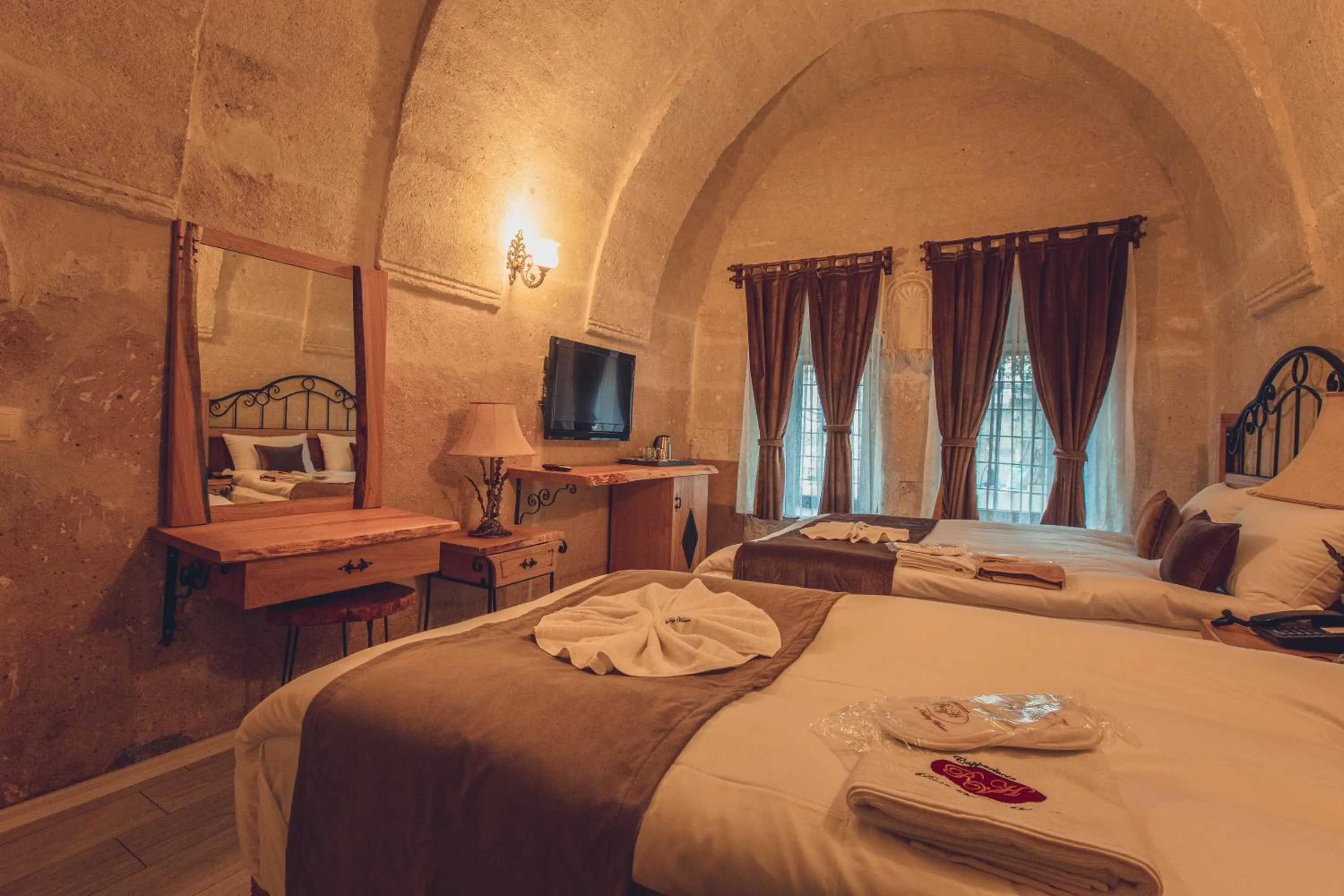 Massage, Bed in Rose Valley Hotel