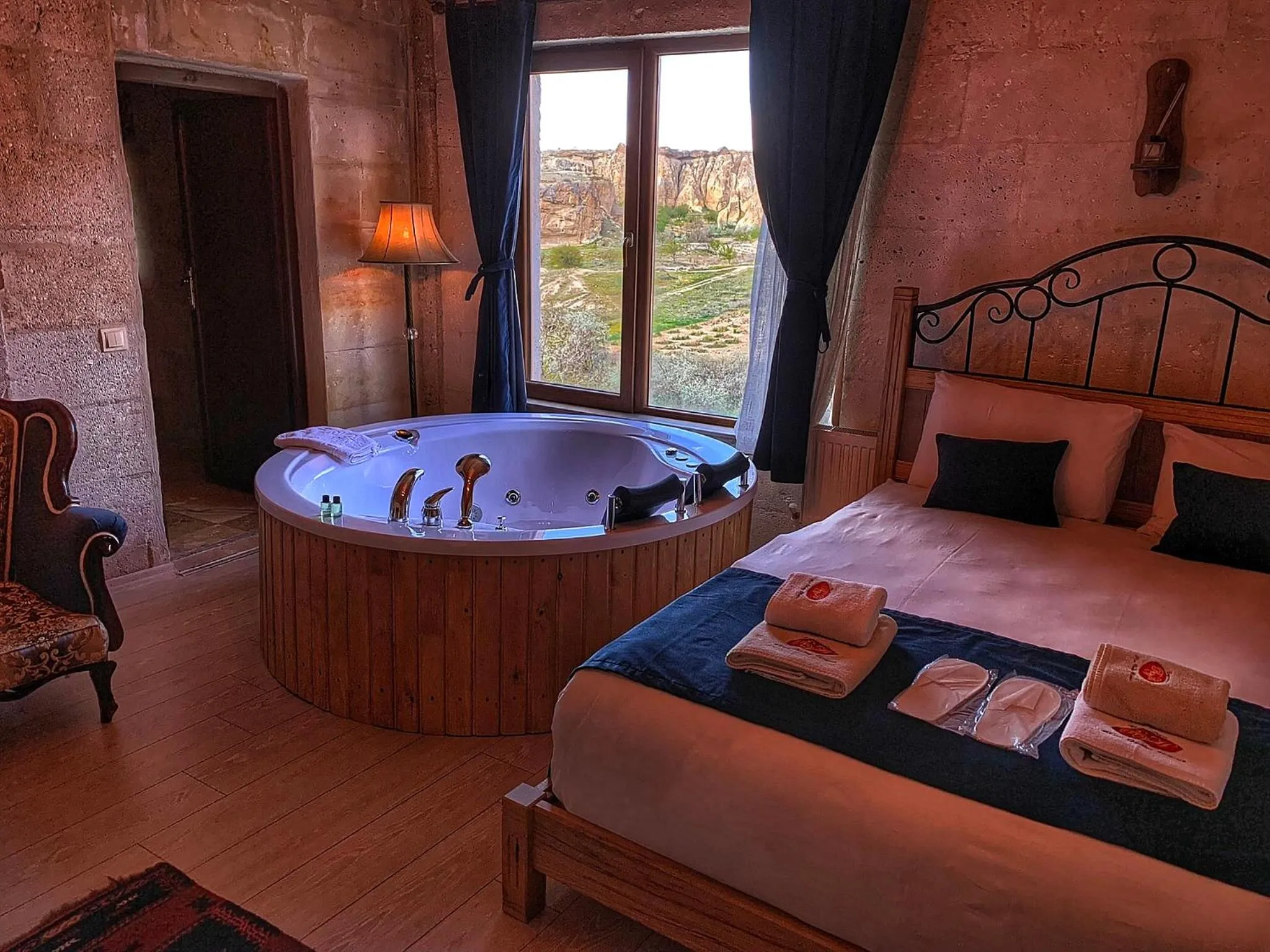 Massage, Bed in Rose Valley Hotel