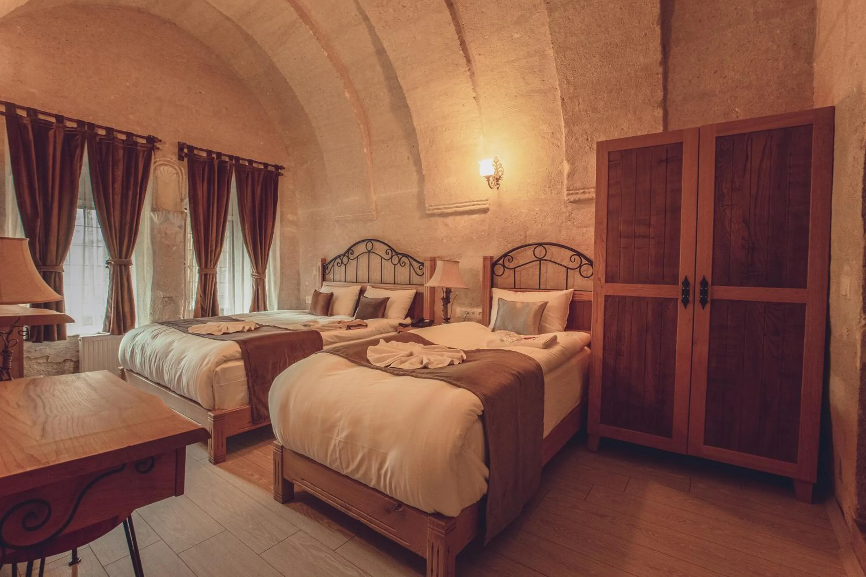 Massage, Bed in Rose Valley Hotel