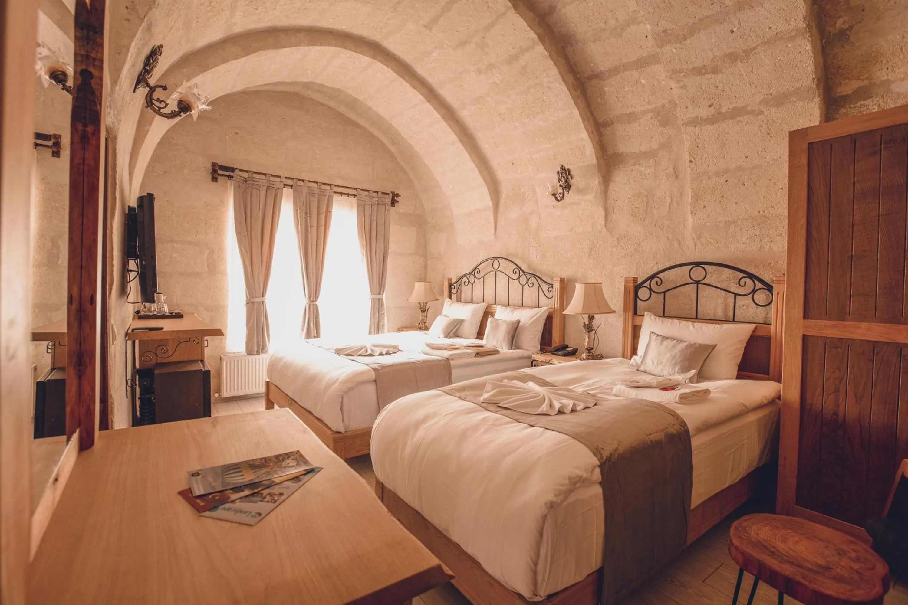 Massage, Bed in Rose Valley Hotel