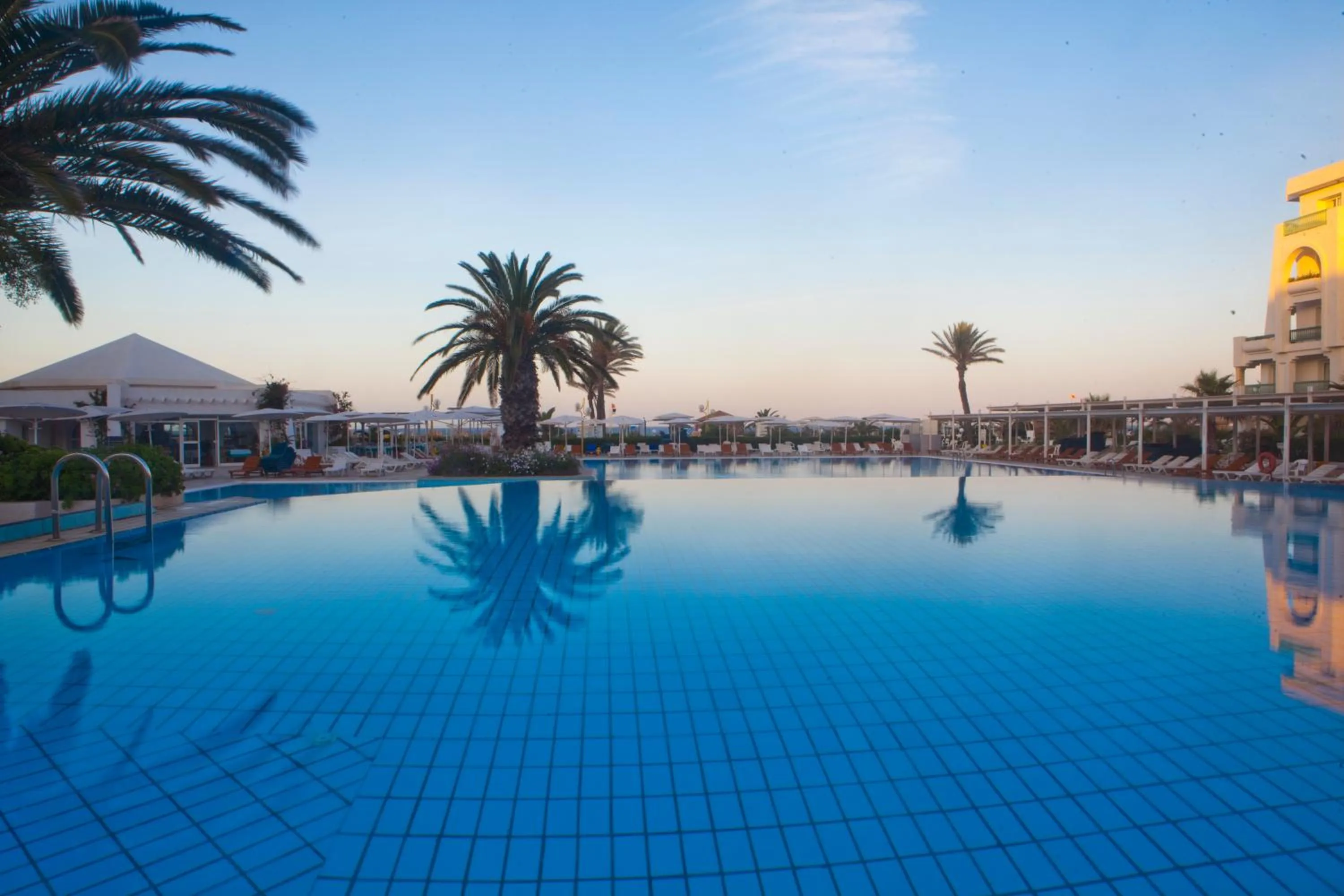 Swimming pool in El Mouradi Mahdia