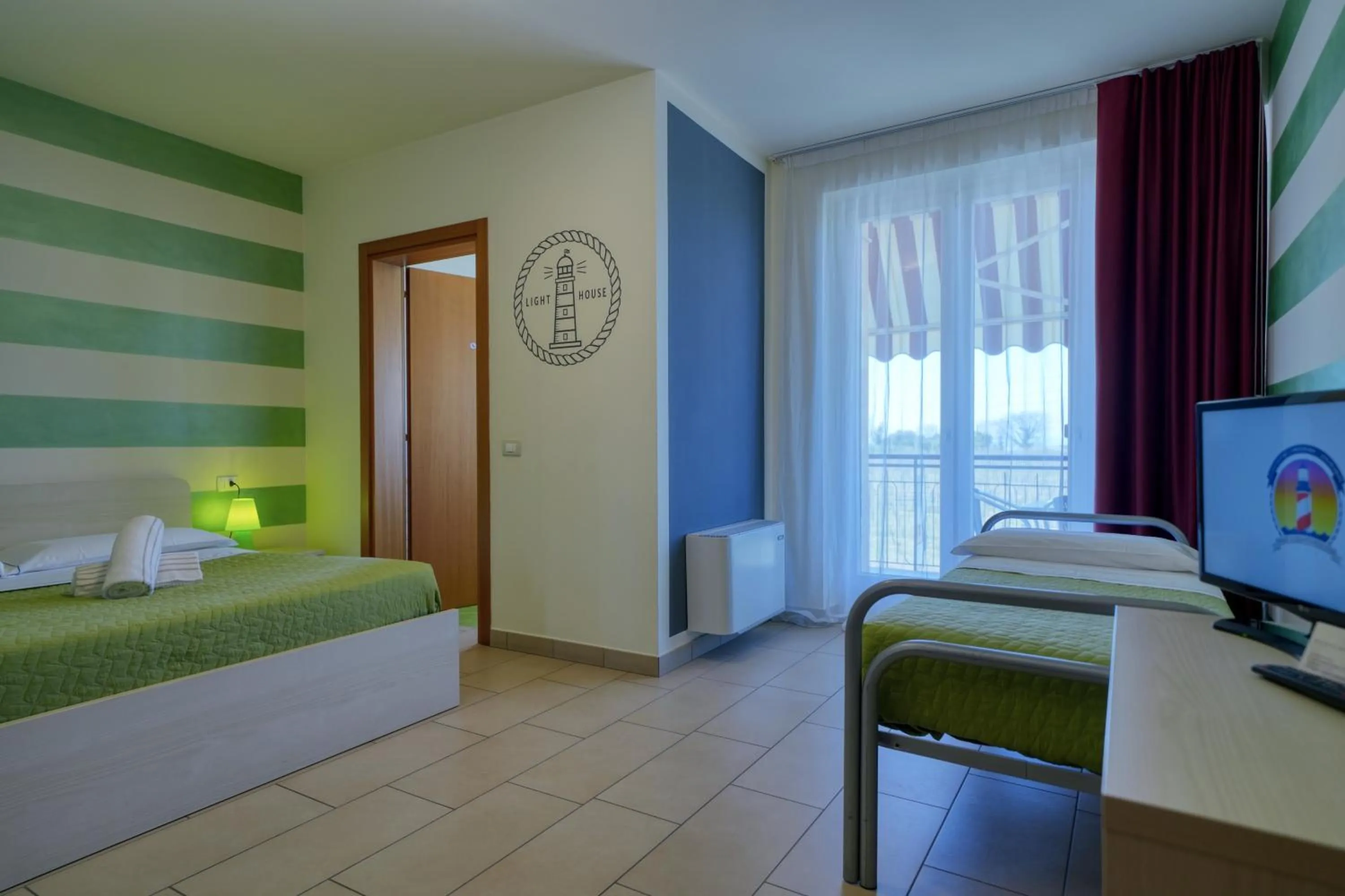 Photo of the whole room, Bed in The Lighthouse Rooms