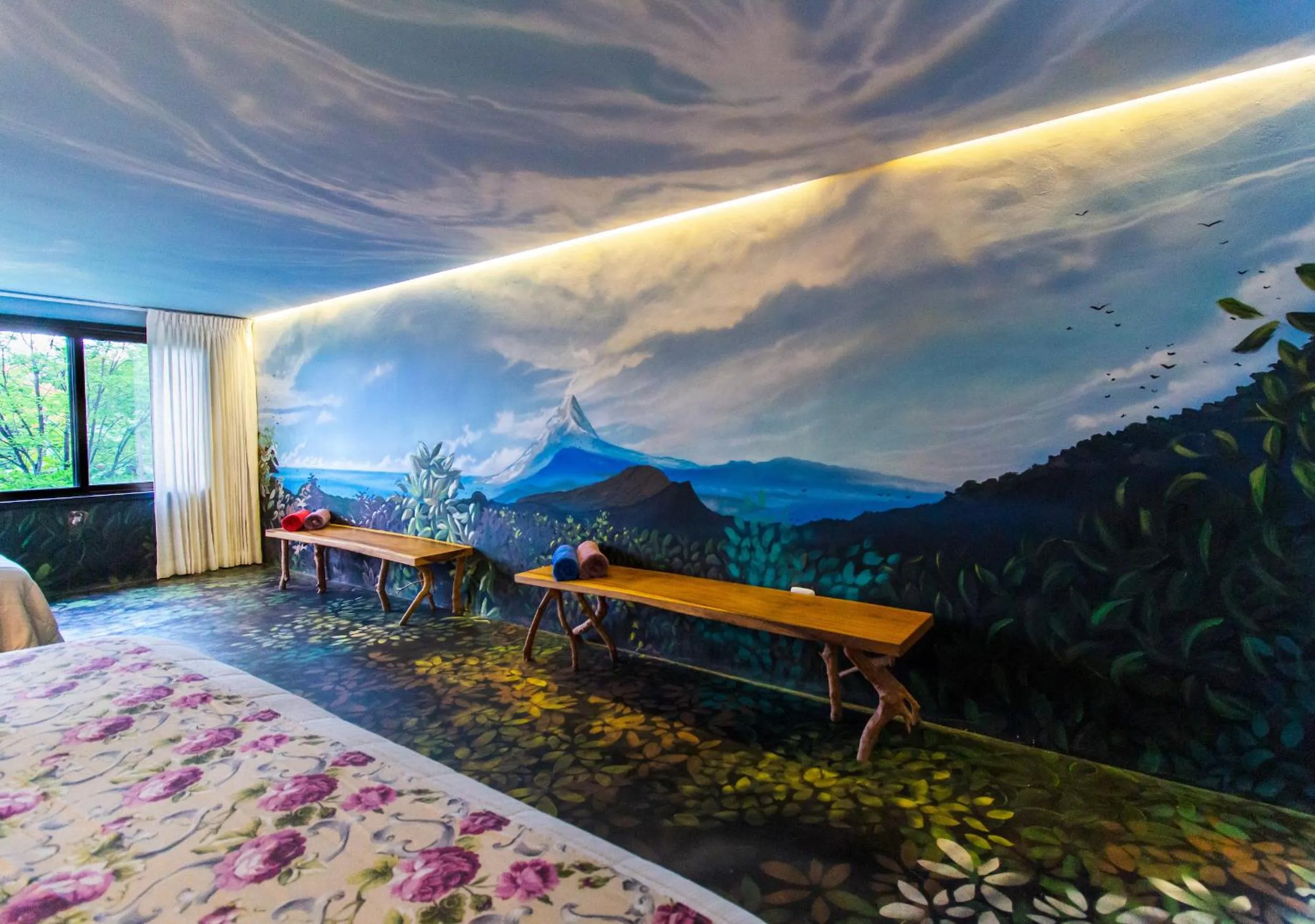 Decorative detail, Bed in Latica Lodge