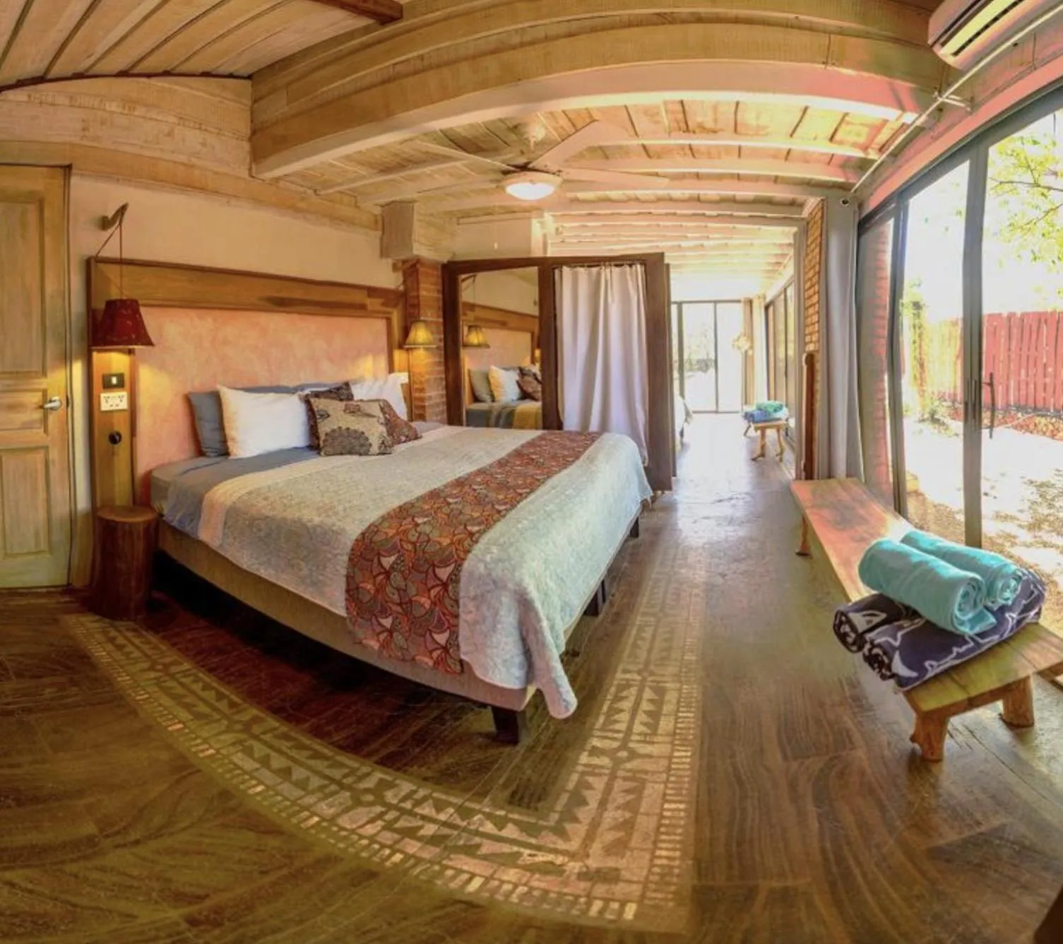 Bedroom, Bed in Latica Lodge