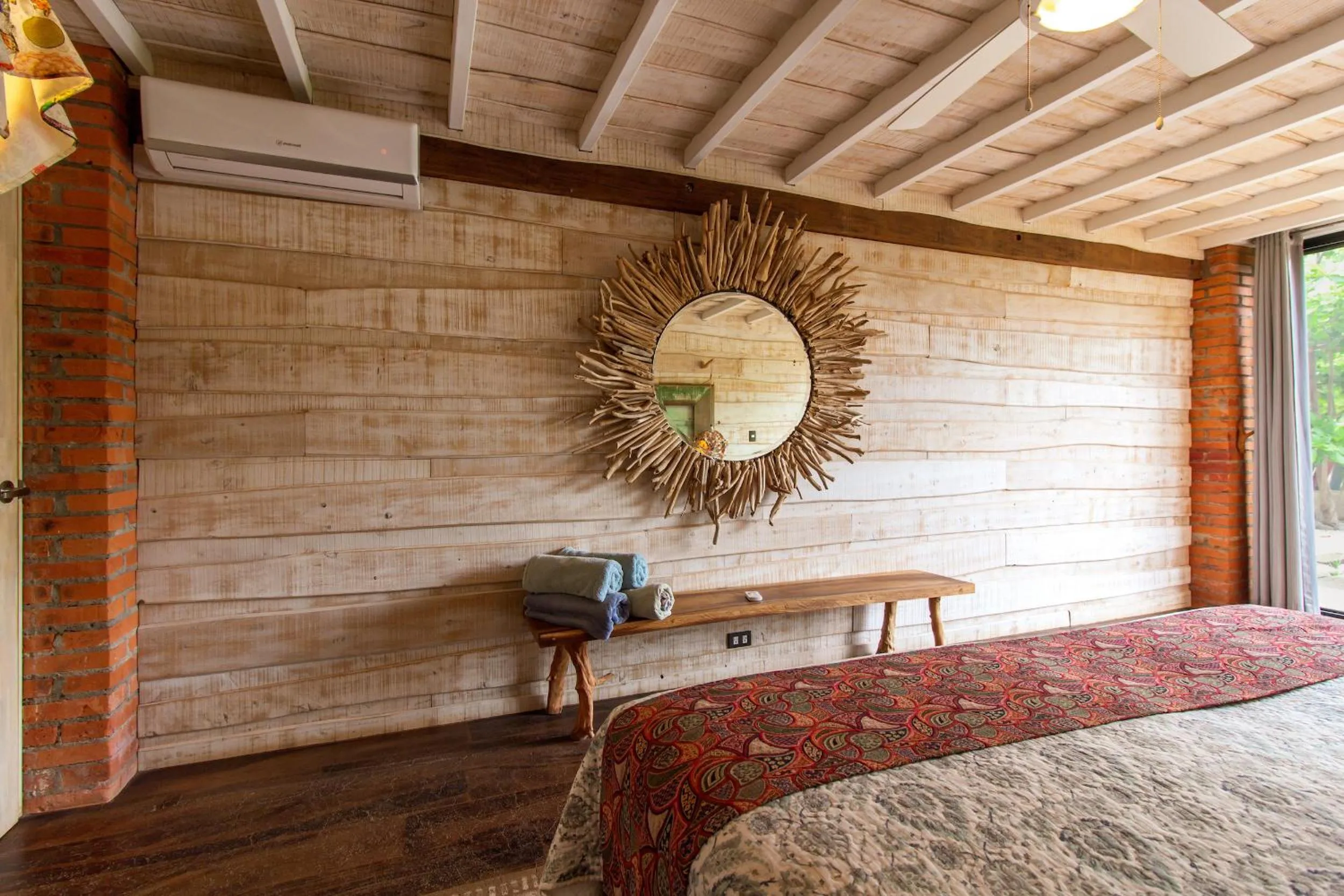 Decorative detail, Bed in Latica Lodge