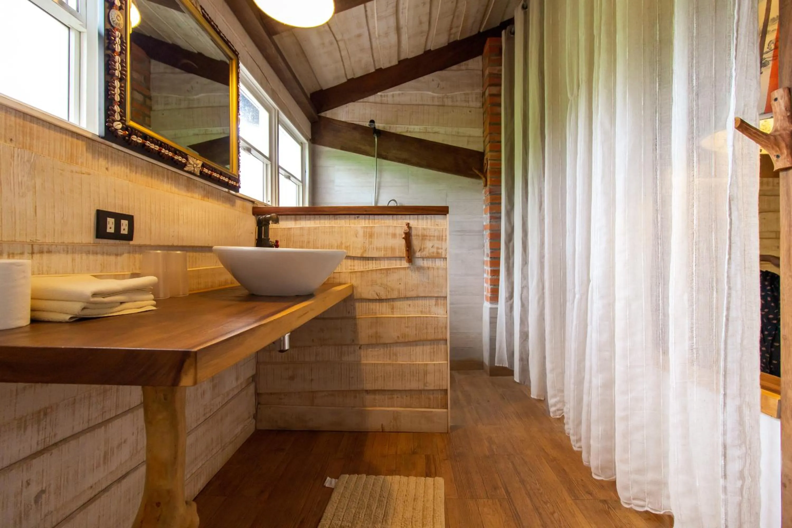 Bathroom in Latica Lodge