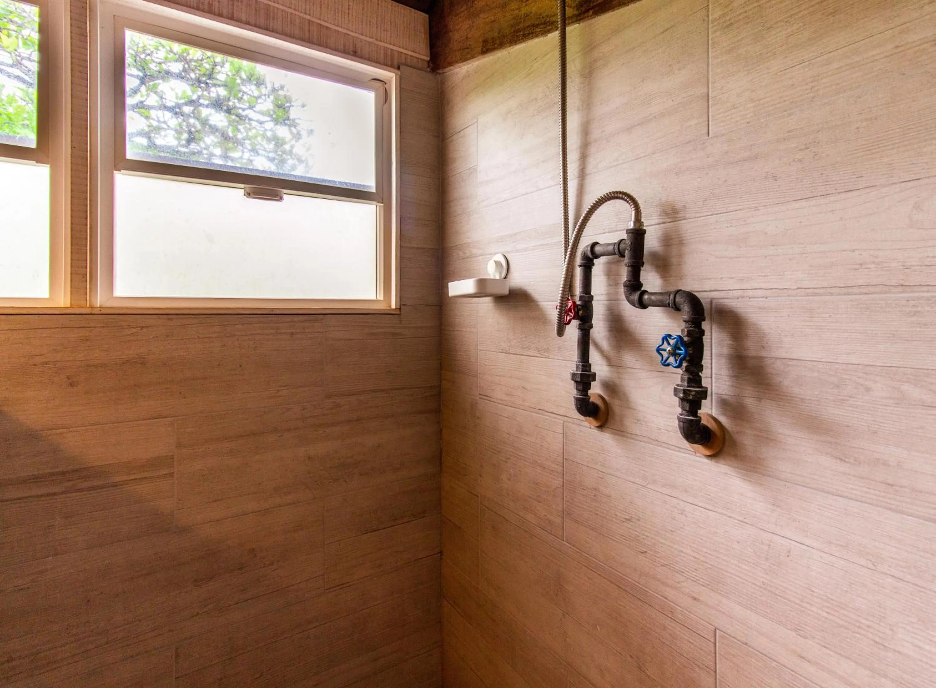 Shower in Latica Lodge