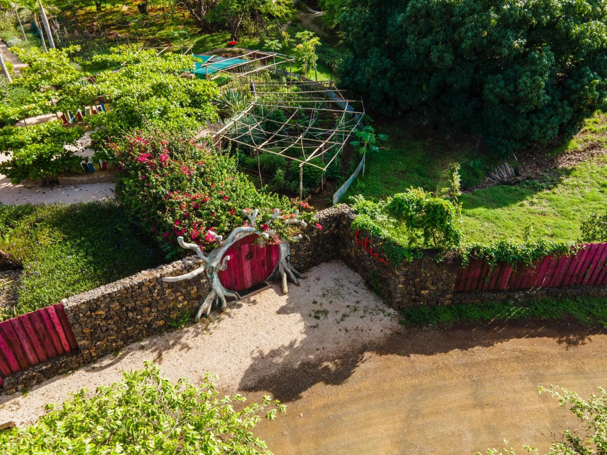 Facade/entrance in Latica Lodge