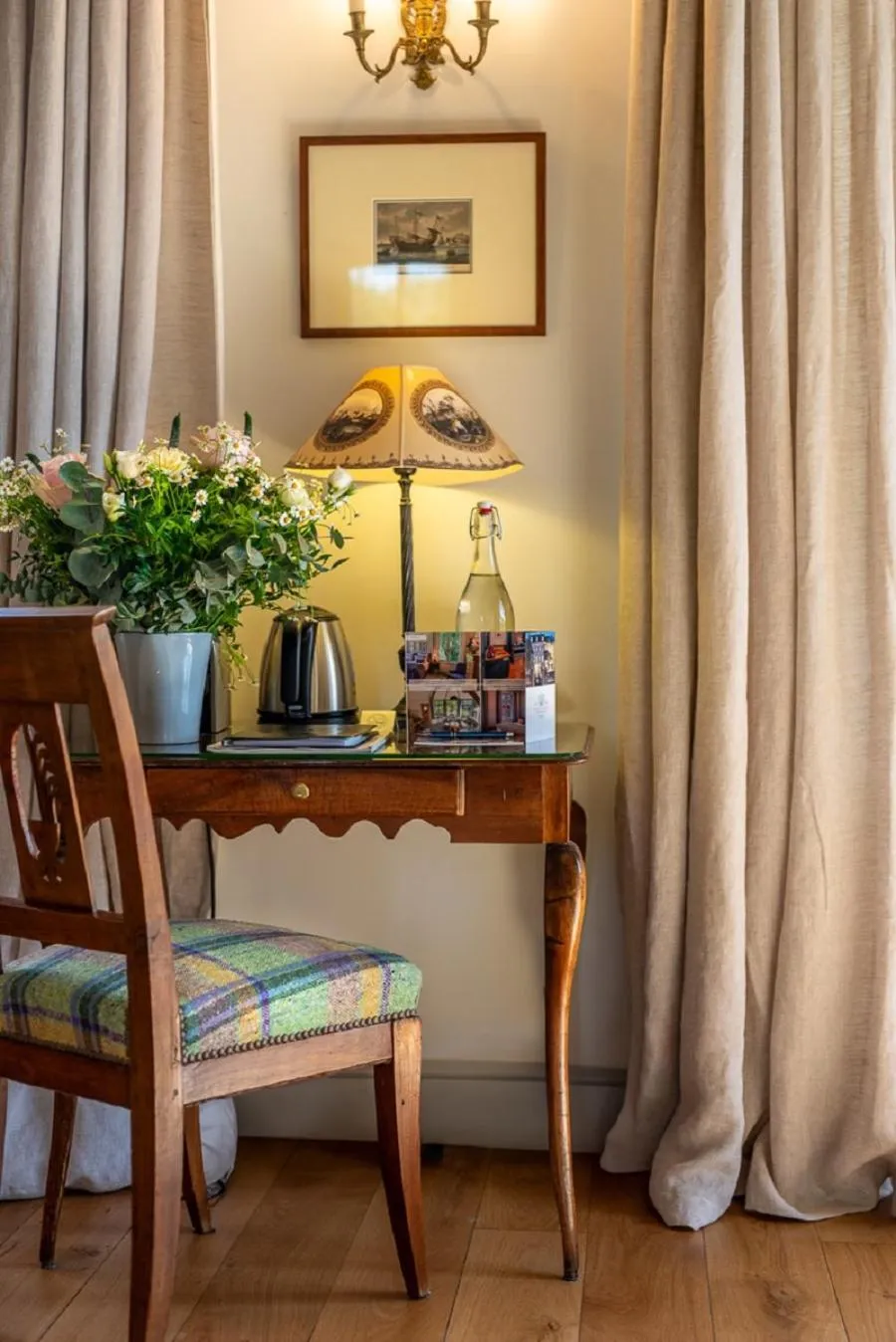 Bedroom in Le Clos de Grâce