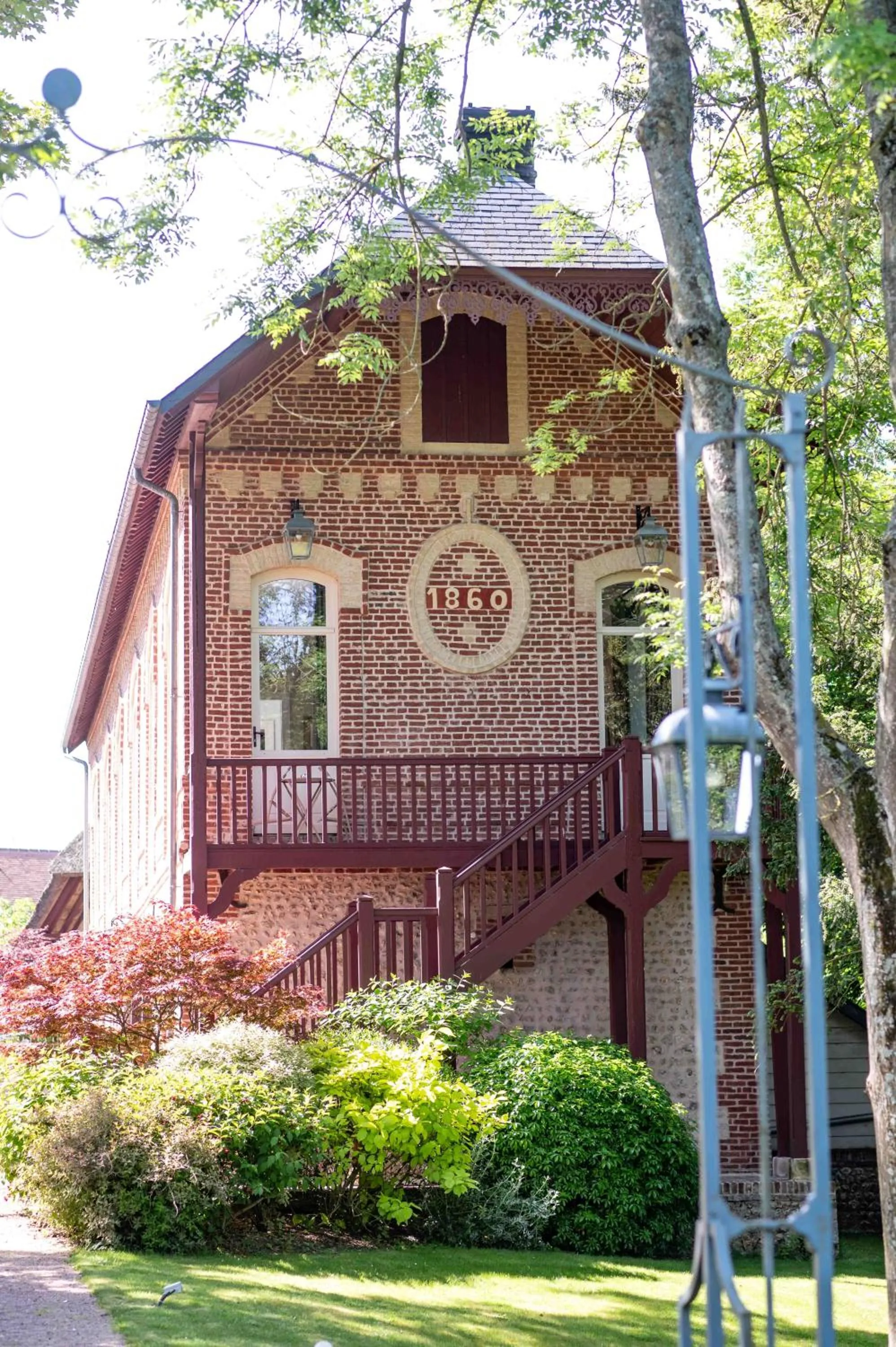 Property building in Le Clos de Grâce