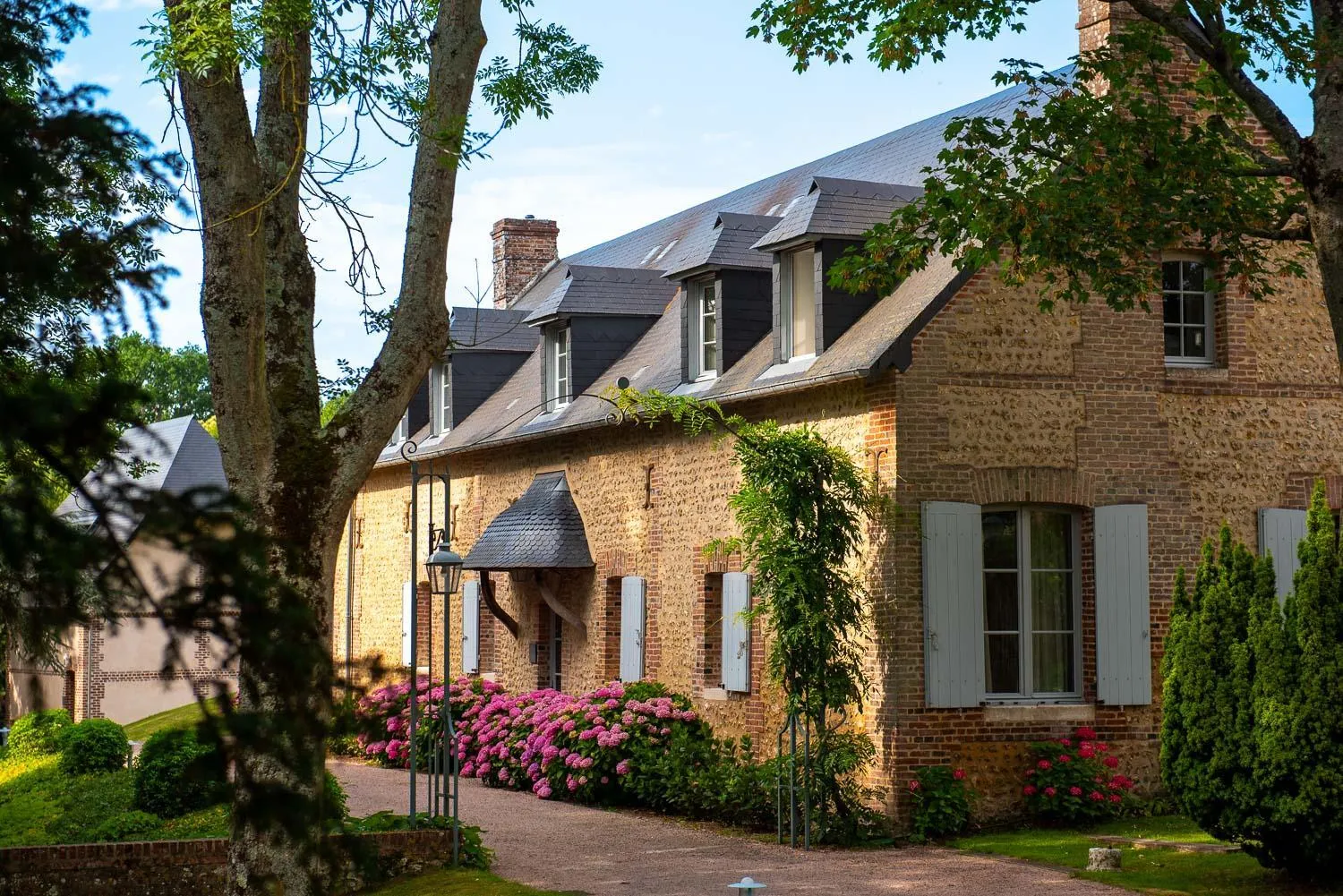 Property building in Le Clos de Grâce