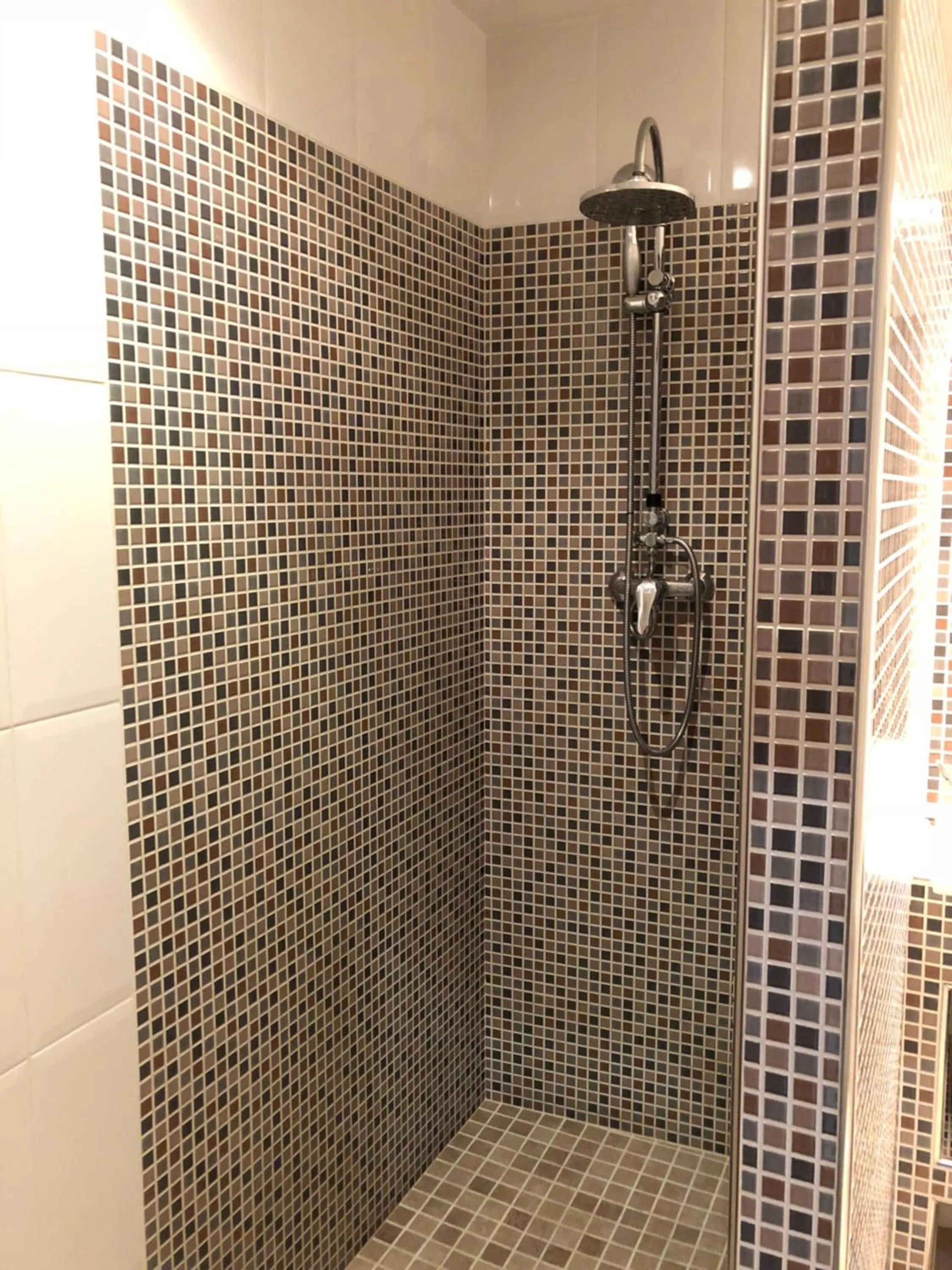 Photo of the whole room in El Colorín