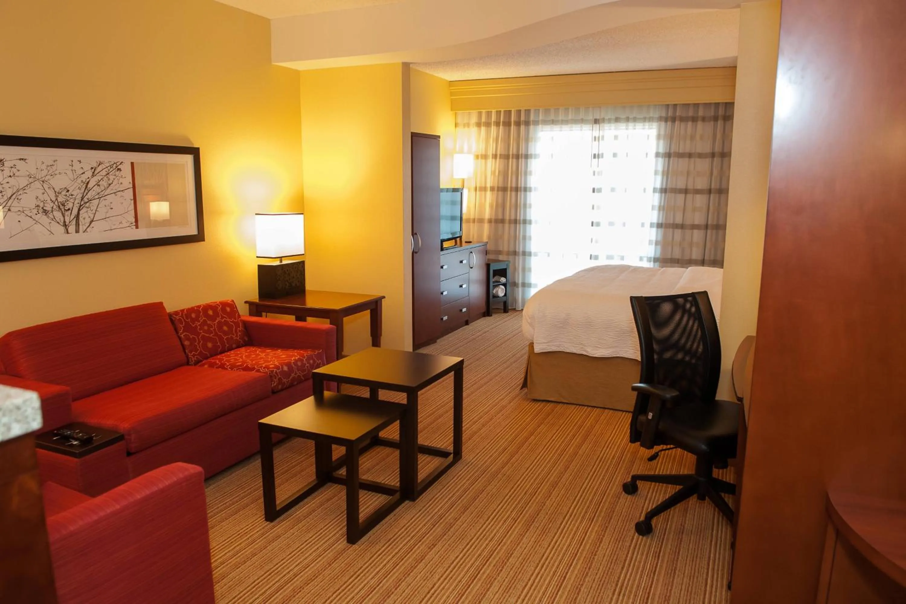 Living room, Bed in Courtyard by Marriott Pittsburgh North/Cranberry Woods