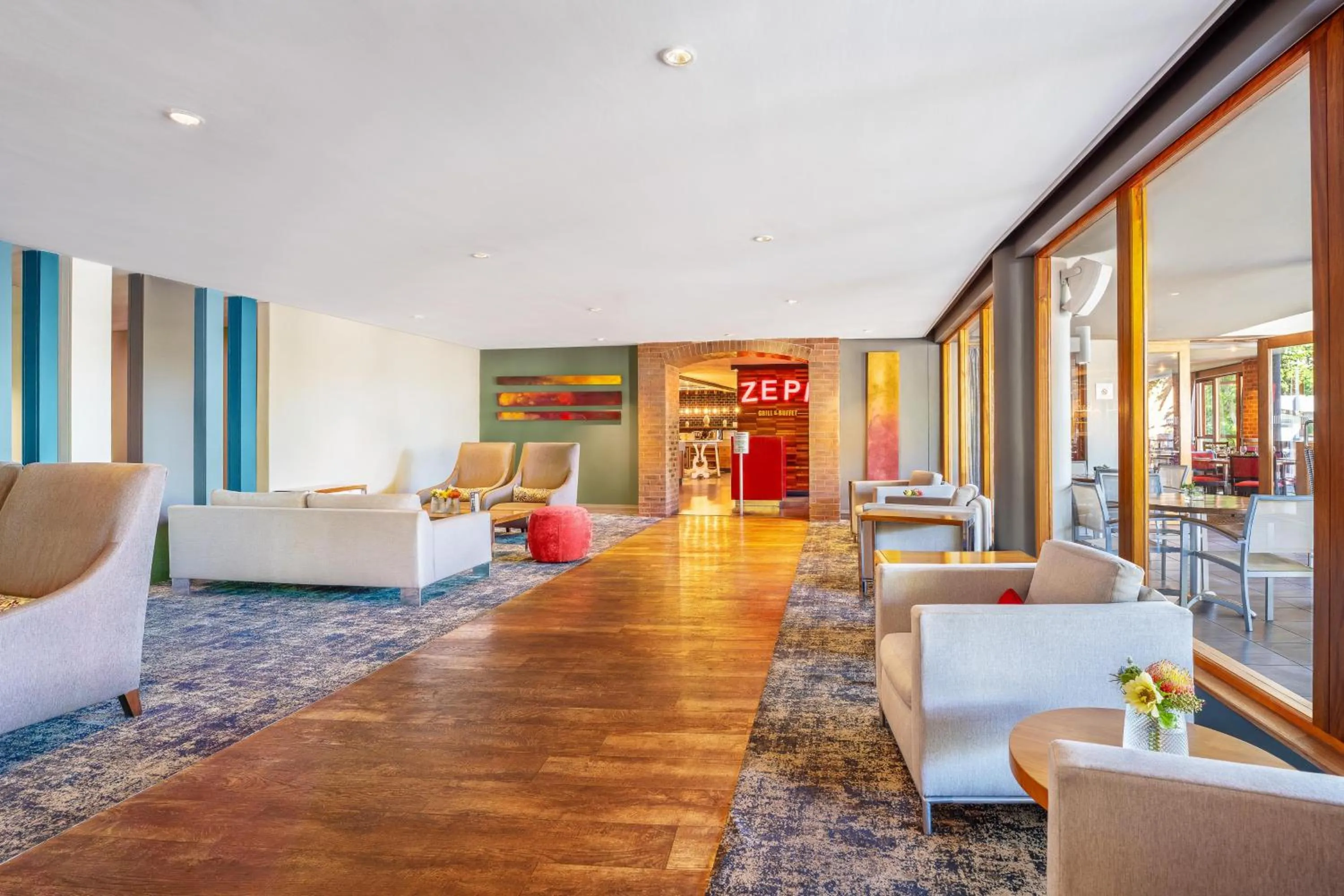 Lounge or bar in SunSquare Cape Town Gardens