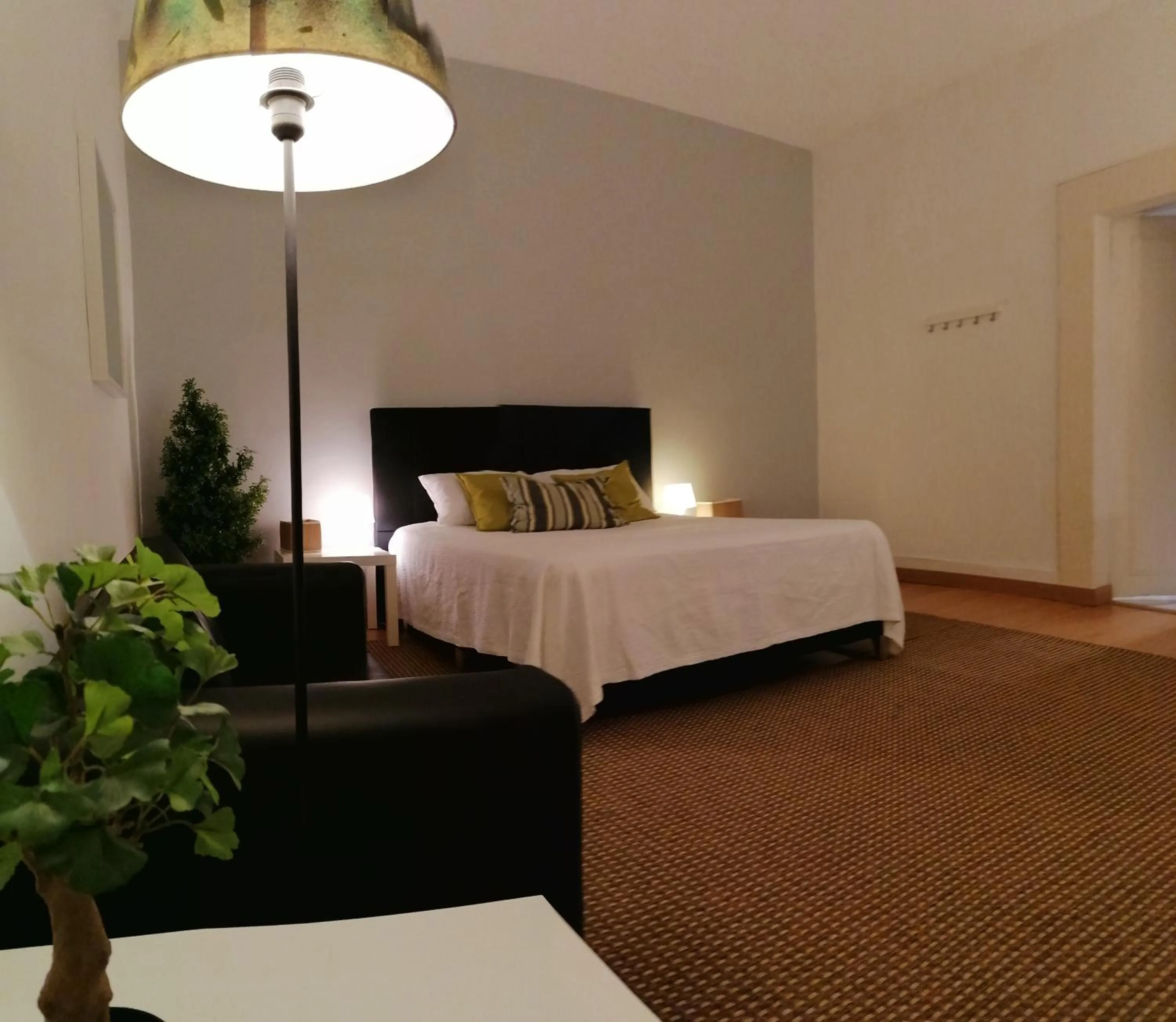 Bed in Downtown Porto Spot - 2 bedrooms