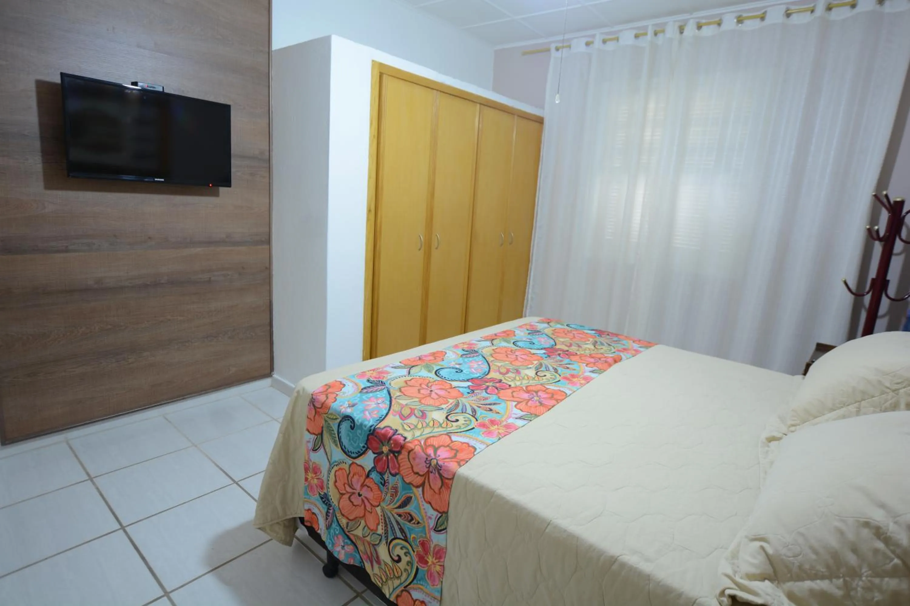 Bedroom, Bed in Biazi Paradise Hotel